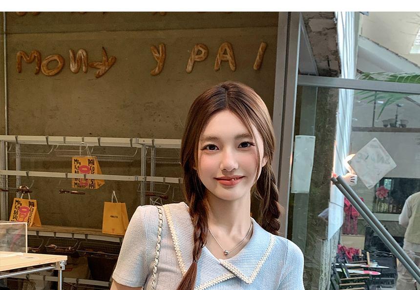 Short-Sleeve Asymmetrical Collar Contrast Trim Ruched Crop T-Shirt Product Image