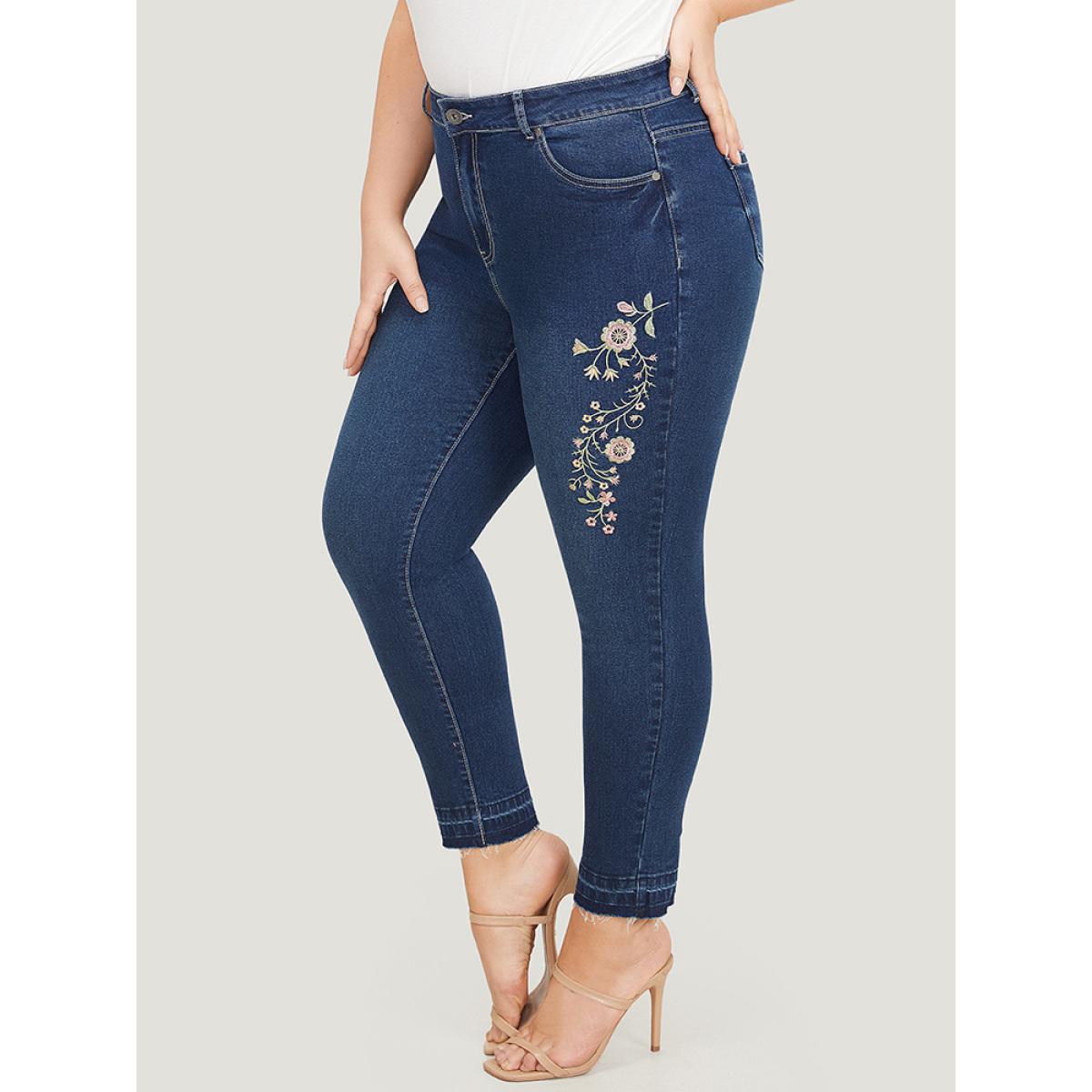 Plus Size Very Stretchy Floral Embroidered Dark Wash Jeans Women Indigo Casual Plants Embroidered High stretch Pocket Jeans BloomChic 14/1X Product Image