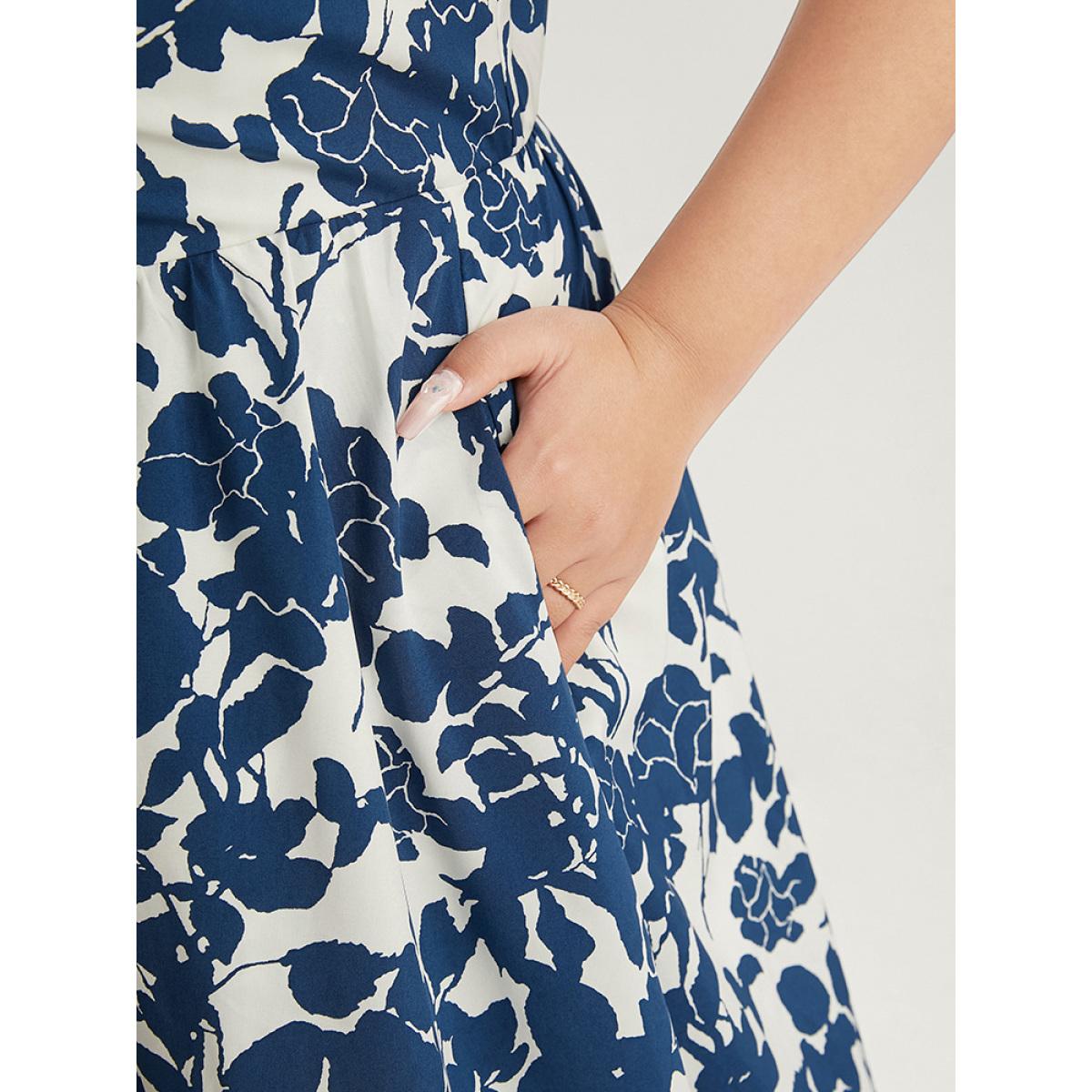 Plus Size Floral Print Pocket Puff Sleeve Ruched Pocket Ruffle Hem Dress DarkBlue Women Elegant Pocket V-neck Short sleeve Curvy Midi Dress BloomChic 30/6X Product Image