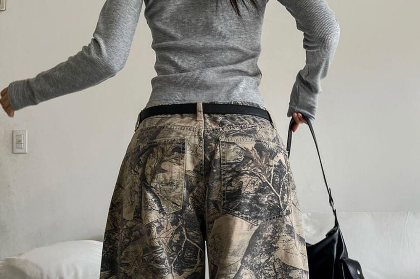 Low-Waist Camo Print Balloon Jeans Product Image