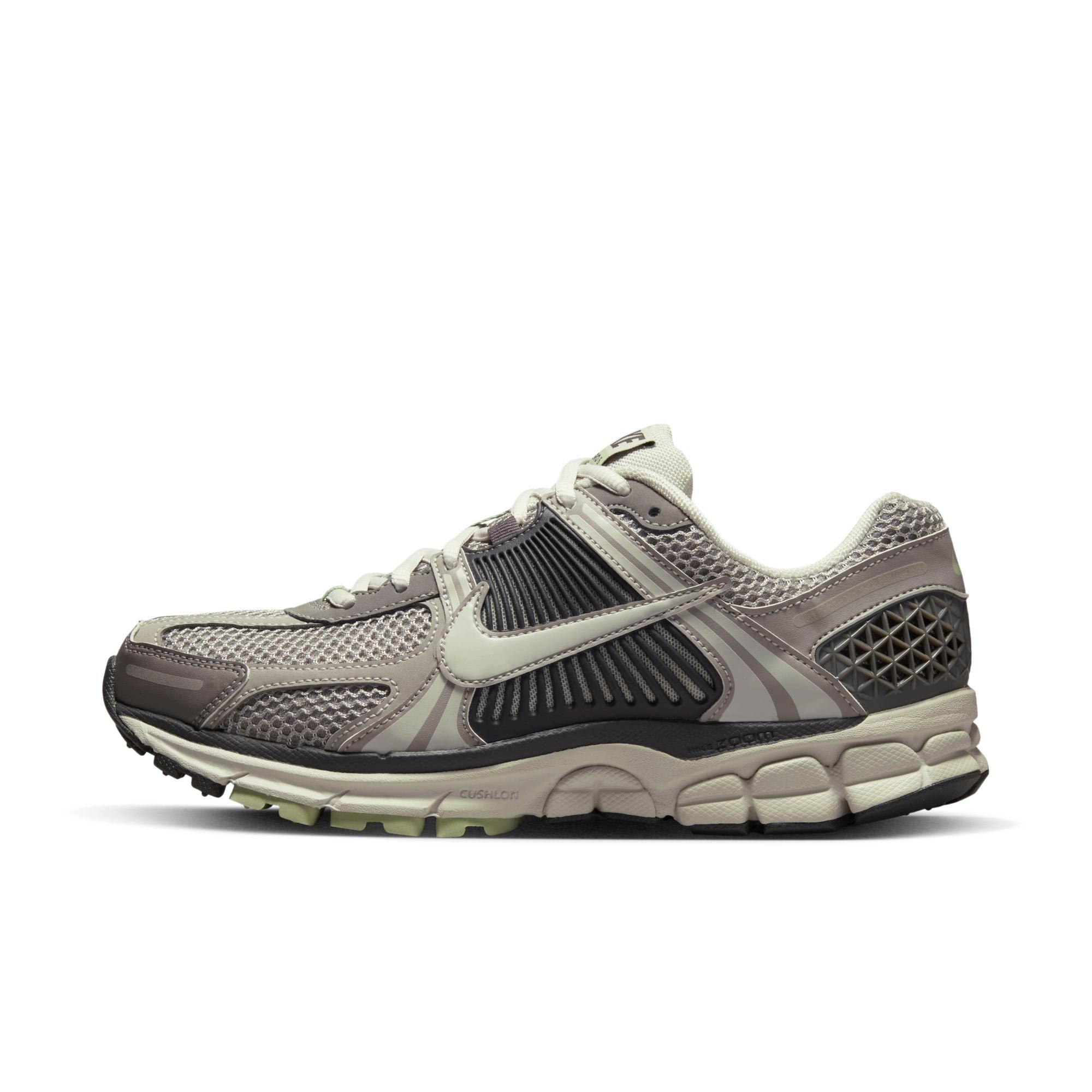 Nike Zoom Vomero 5 Women's Shoes Product Image