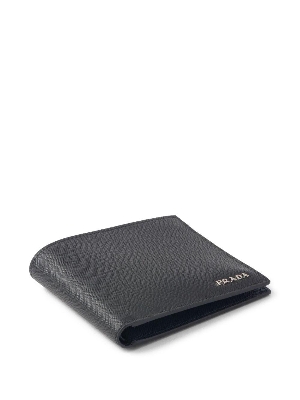 textured bi-fold wallet Product Image