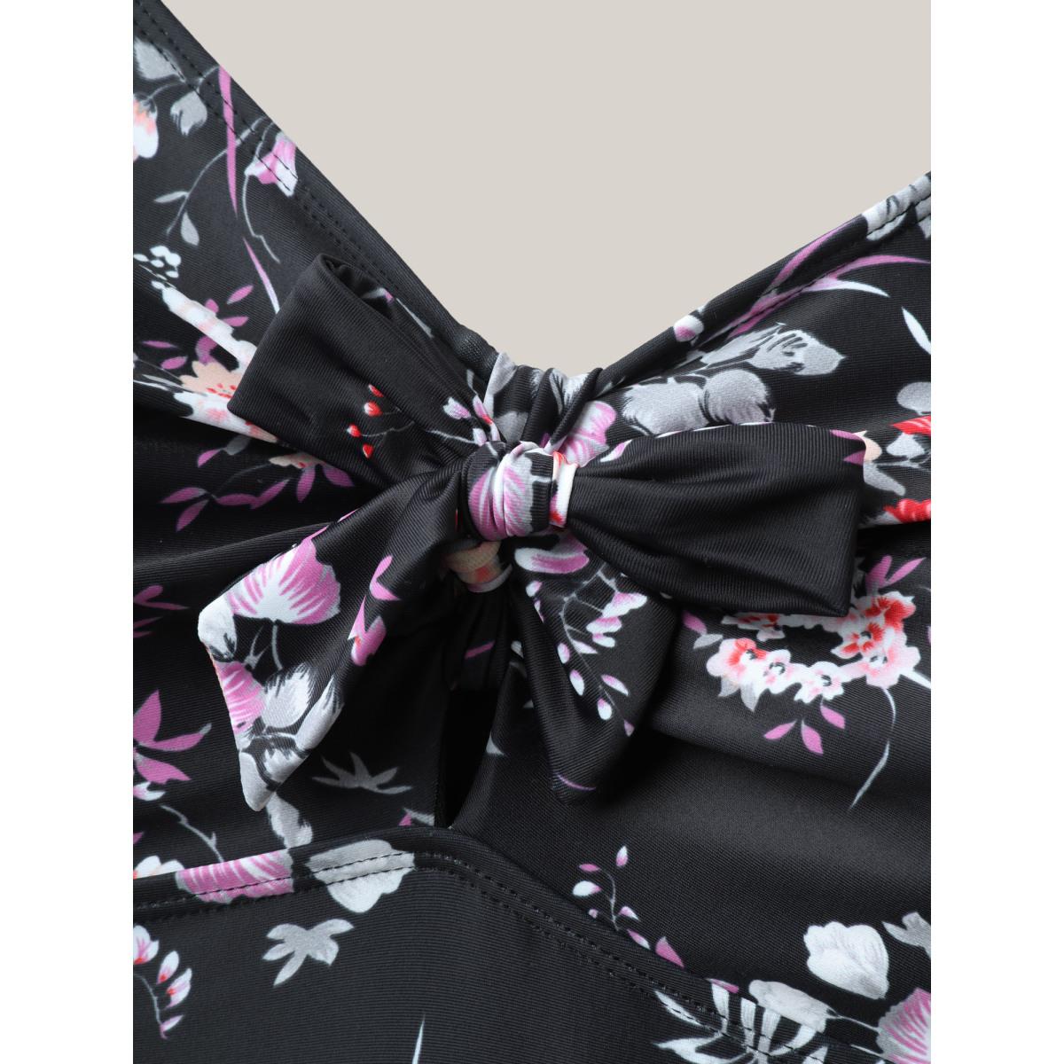 Plus Size Floral Print Knotted One-Piece Swimsuit Women's Swimwear Black Beach Tie knot Curve Bathing Suits High stretch One Pieces BloomChic 30/6X Product Image