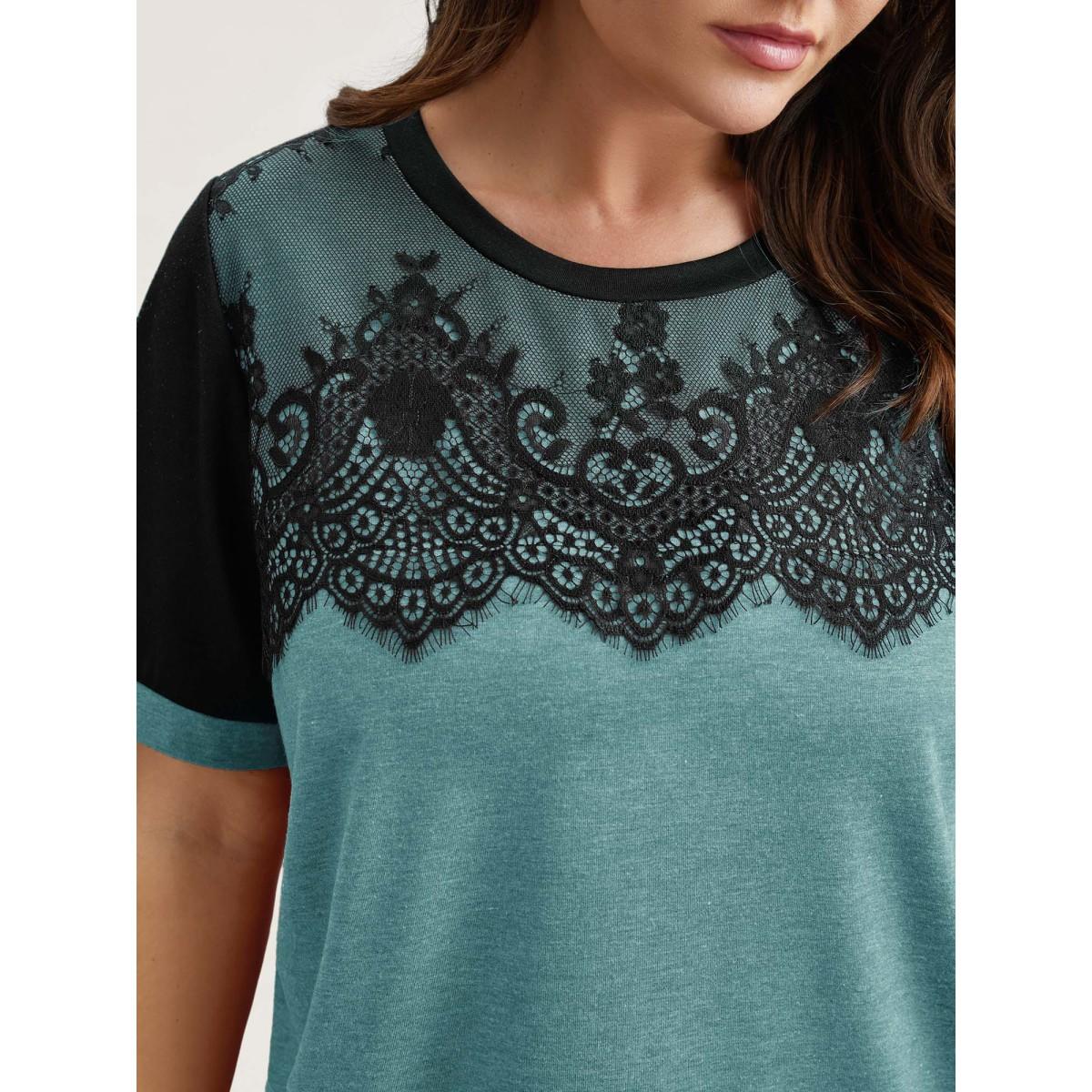 Plus Size Stretchy Scalloped Lace Color Contrast T-Shirt Cerulean Women Elegant Contrast Round Neck Everyday T-shirts BloomChic 10/M Product Image