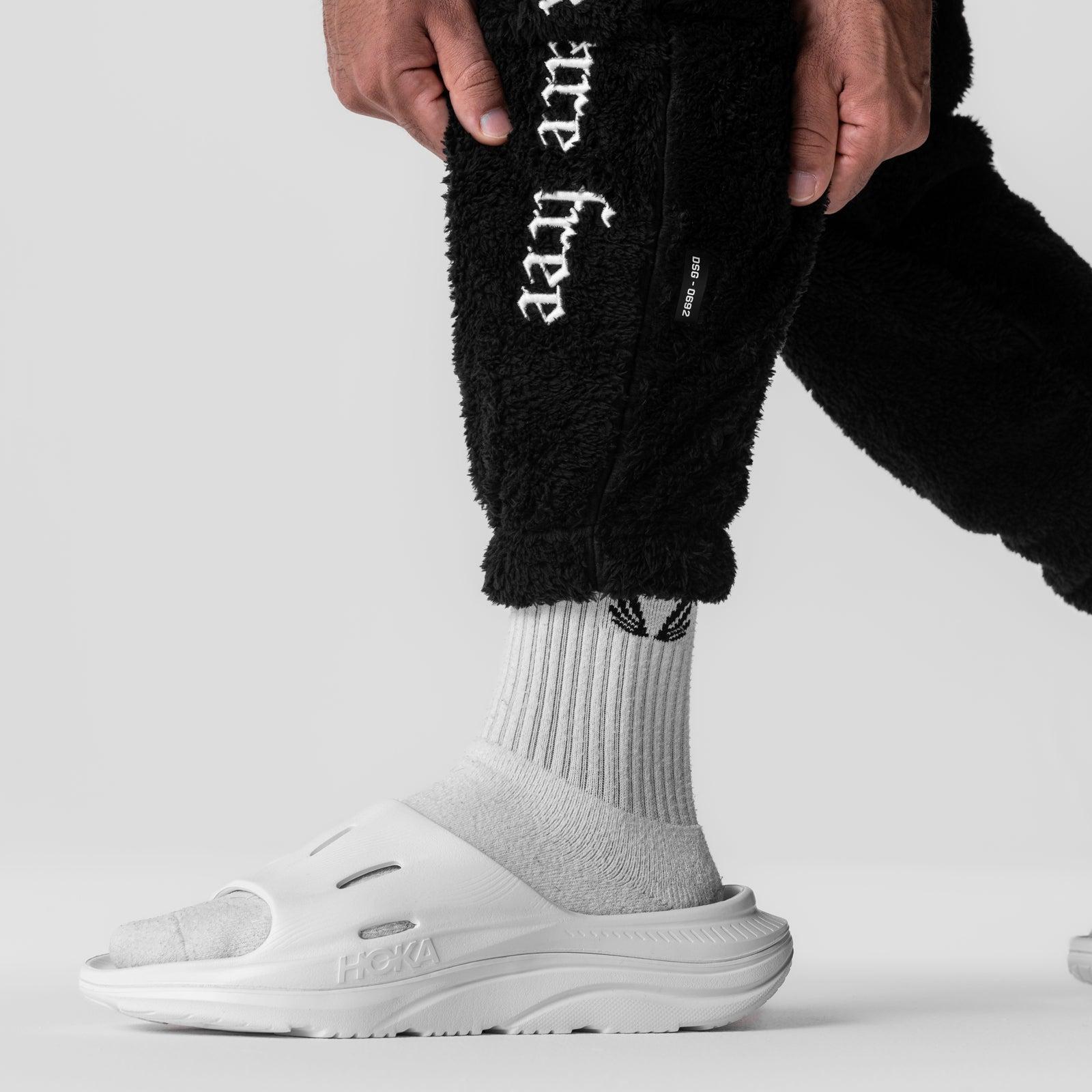 0692. Sherpa Recovery Sweats - Black/White Male Product Image