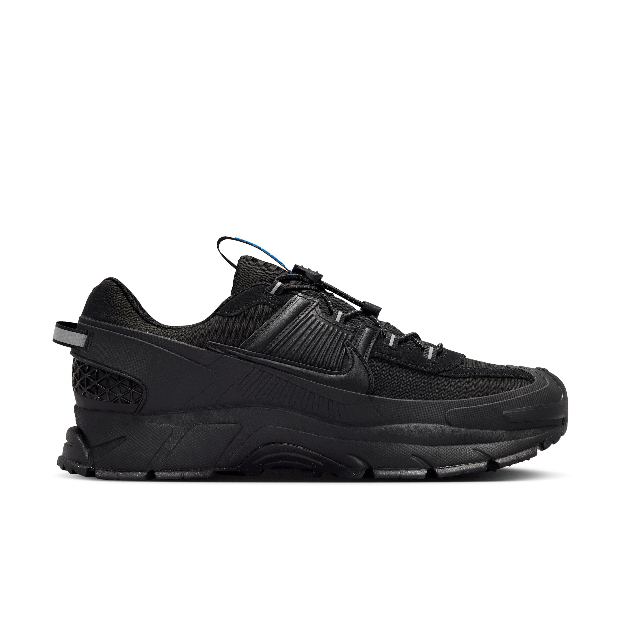 Nike Men's Zoom Vomero Roam Winterized Shoes Product Image