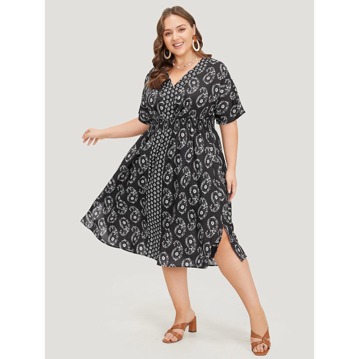 Plus Size Paisley Print Batwing Sleeve Pocket Shirred Split Dress Black Women Vacation Slit V-neck Short sleeve Curvy Midi Dress BloomChic 22-24/3X Product Image