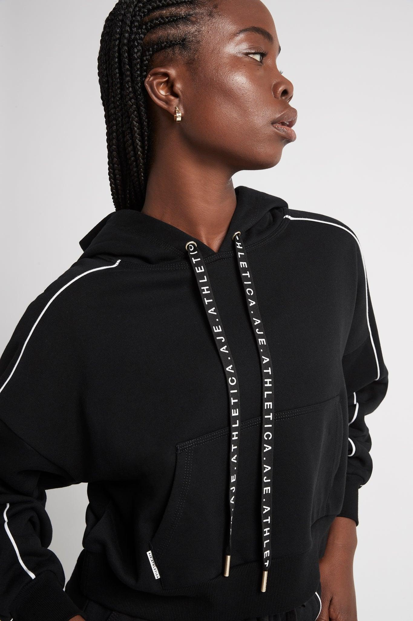 Cropped Essential Contrast Piping Hoodie 405 Product Image
