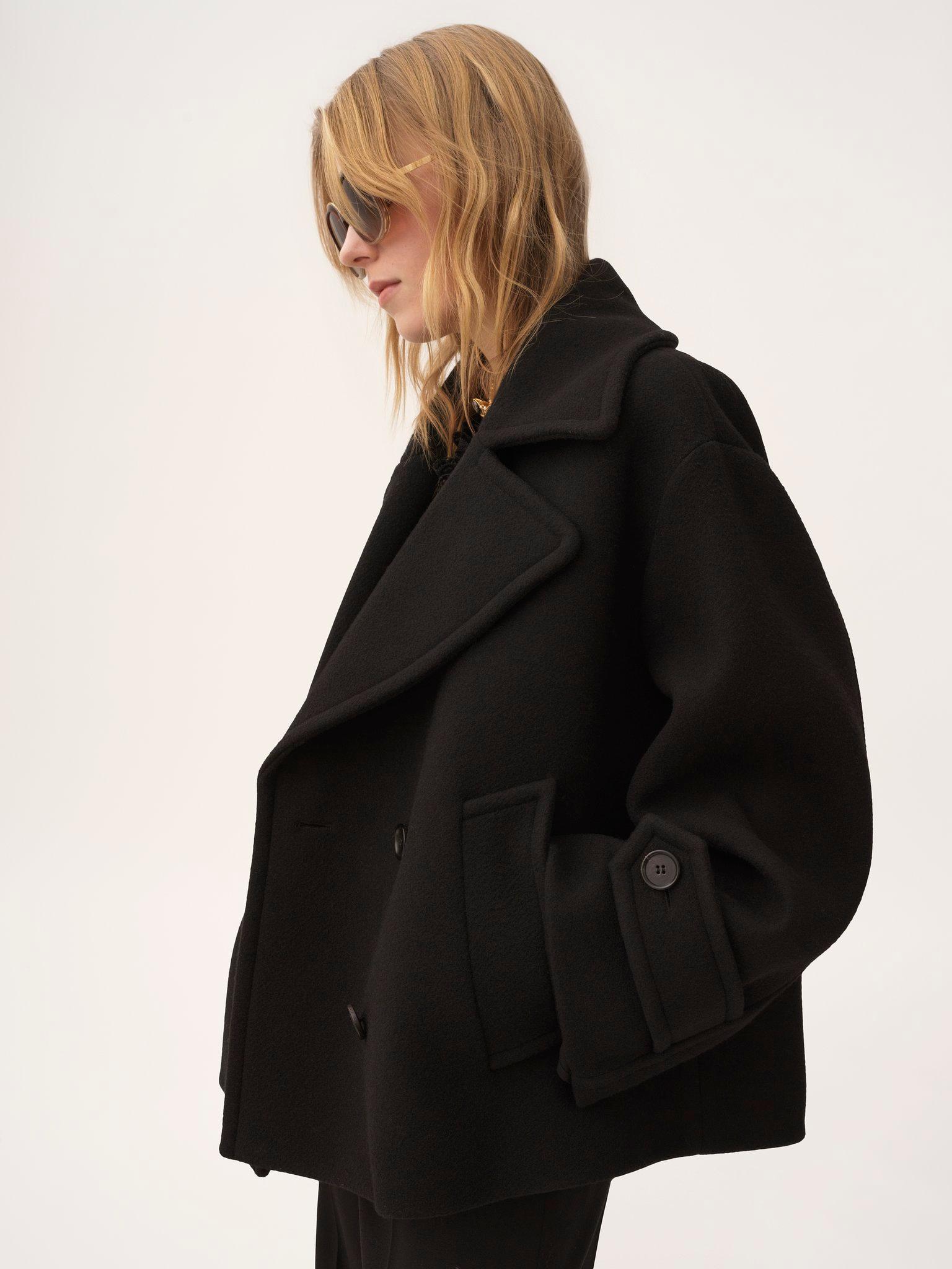 Oversized short coat in wool Product Image