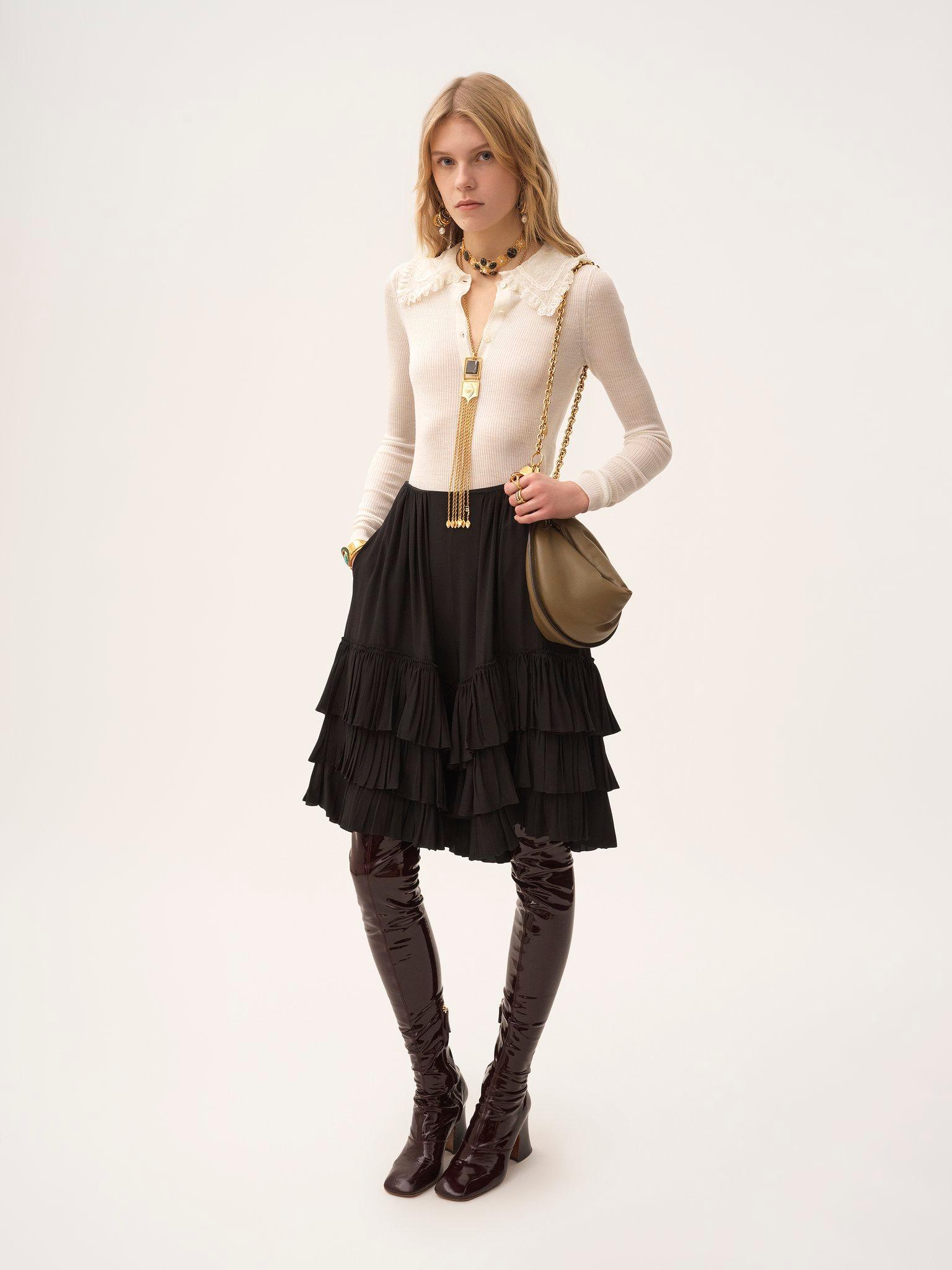 Ruffled tiered shorts in crêpe de chine Product Image