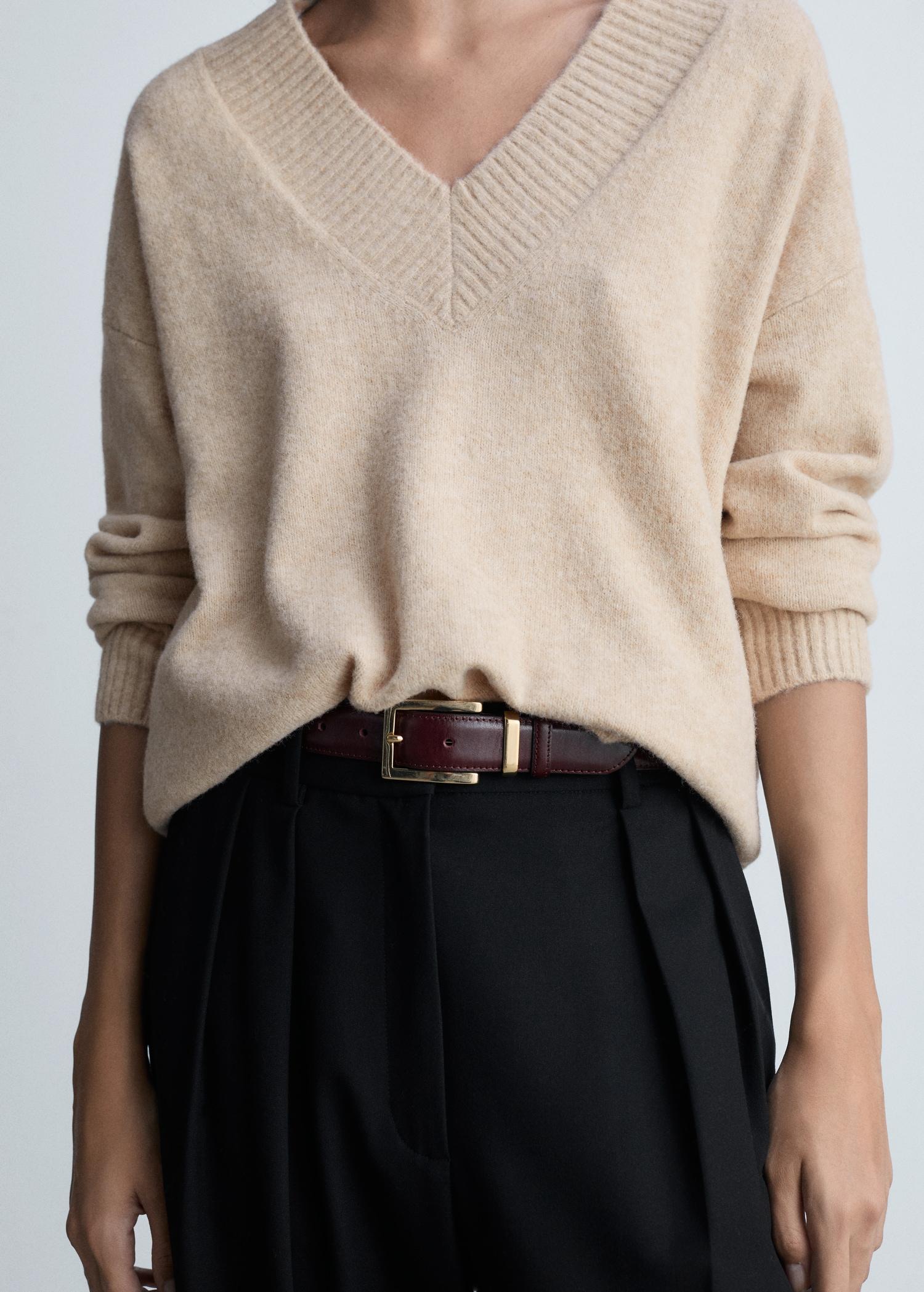 Oversized V-neck sweater - Women | MANGO USA Product Image