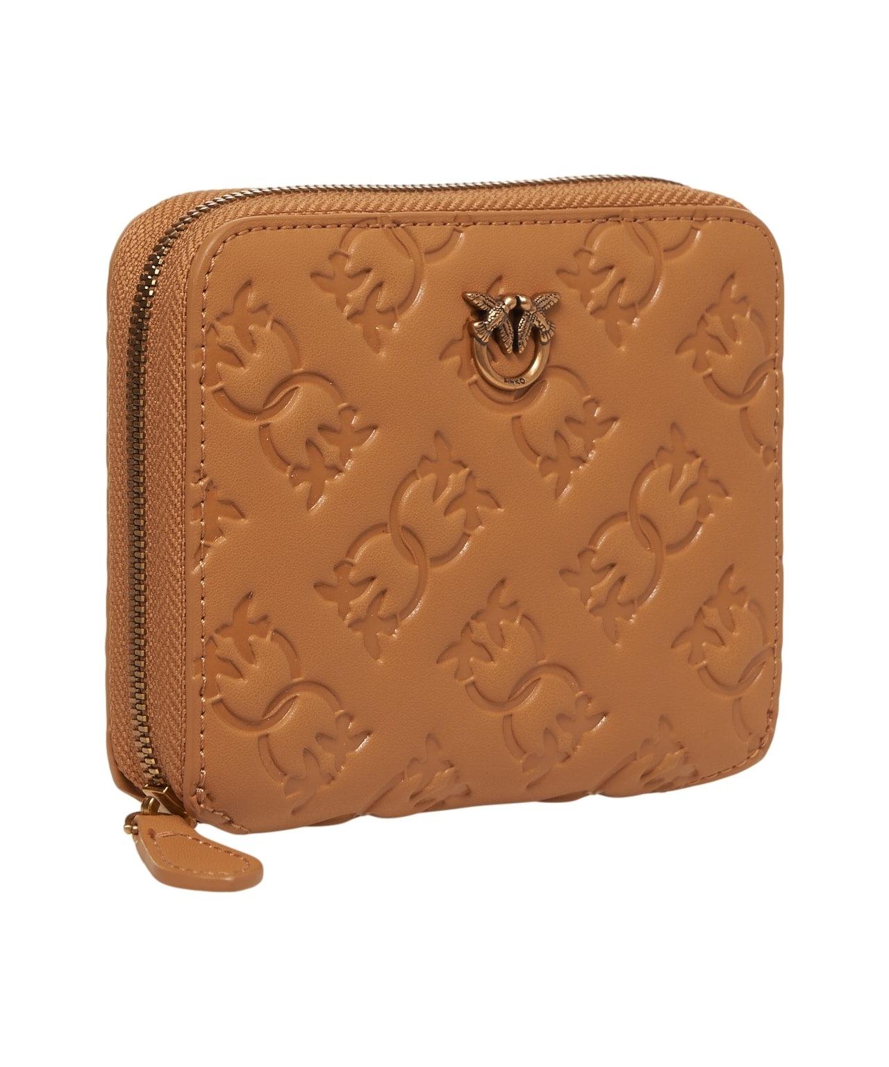 Wallet with logo embossing Product Image