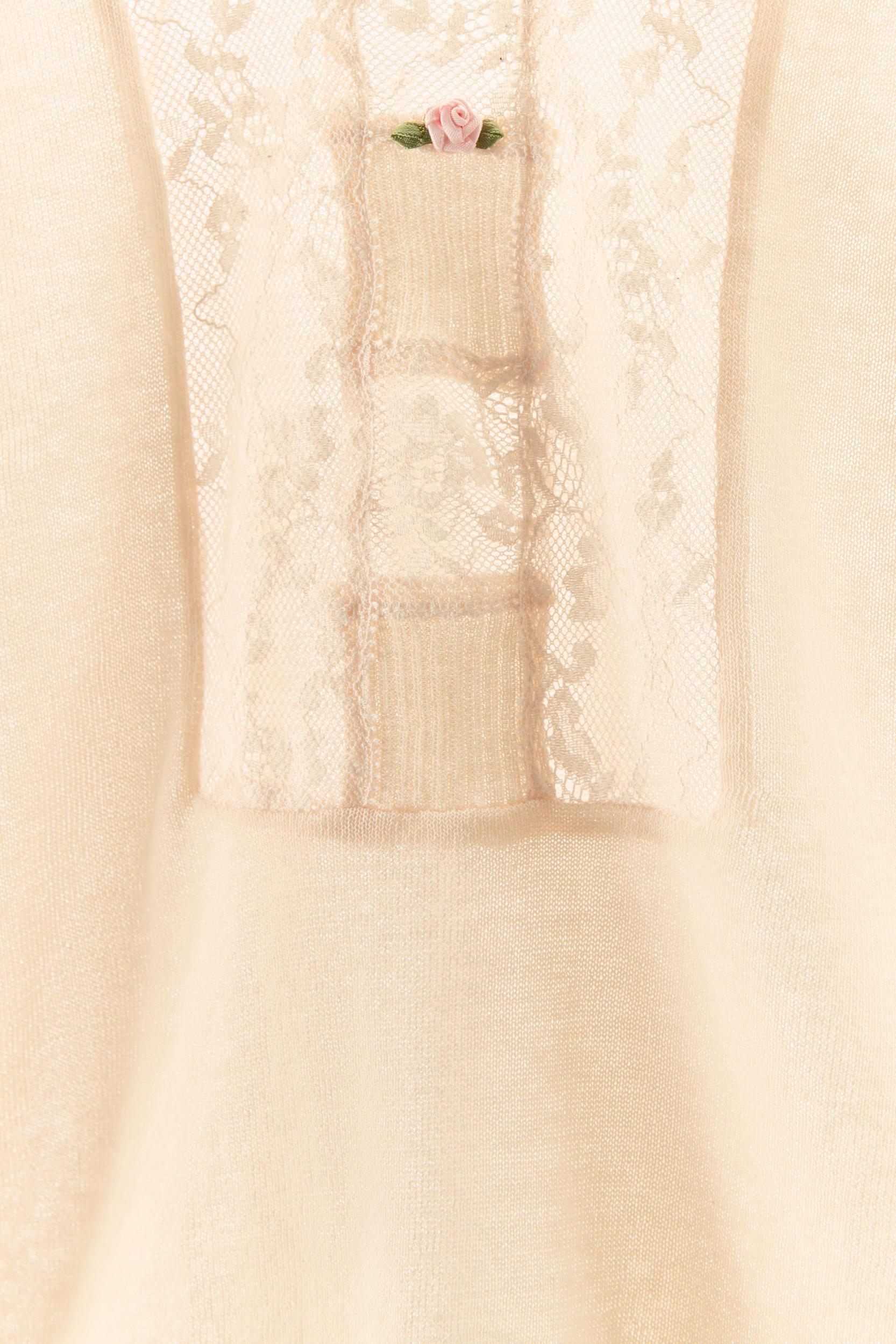 FLORAL LACE KNIT TOP Product Image