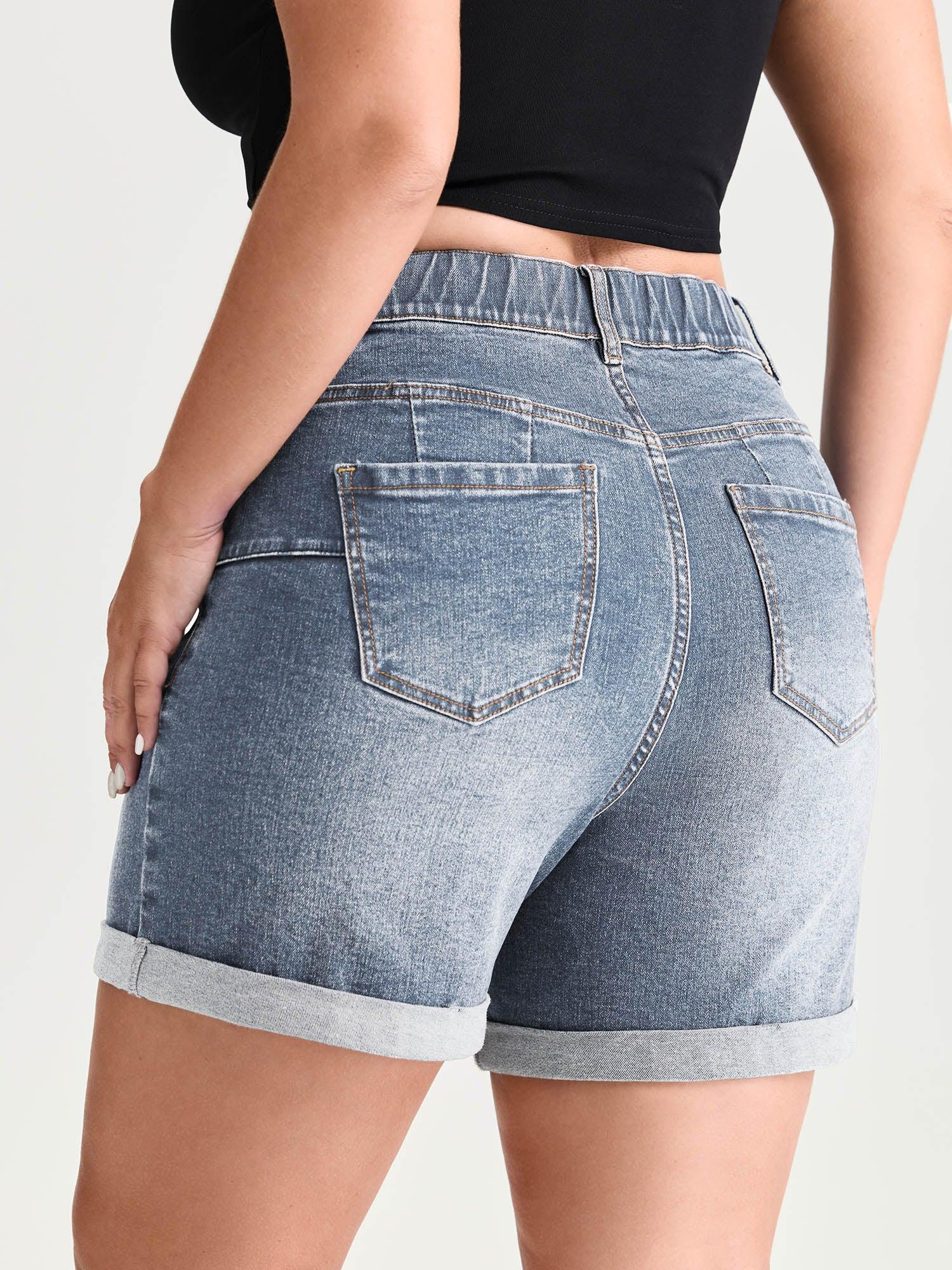 Curve-Friendly Stretchy Straight-Leg Denim Shorts Female Product Image