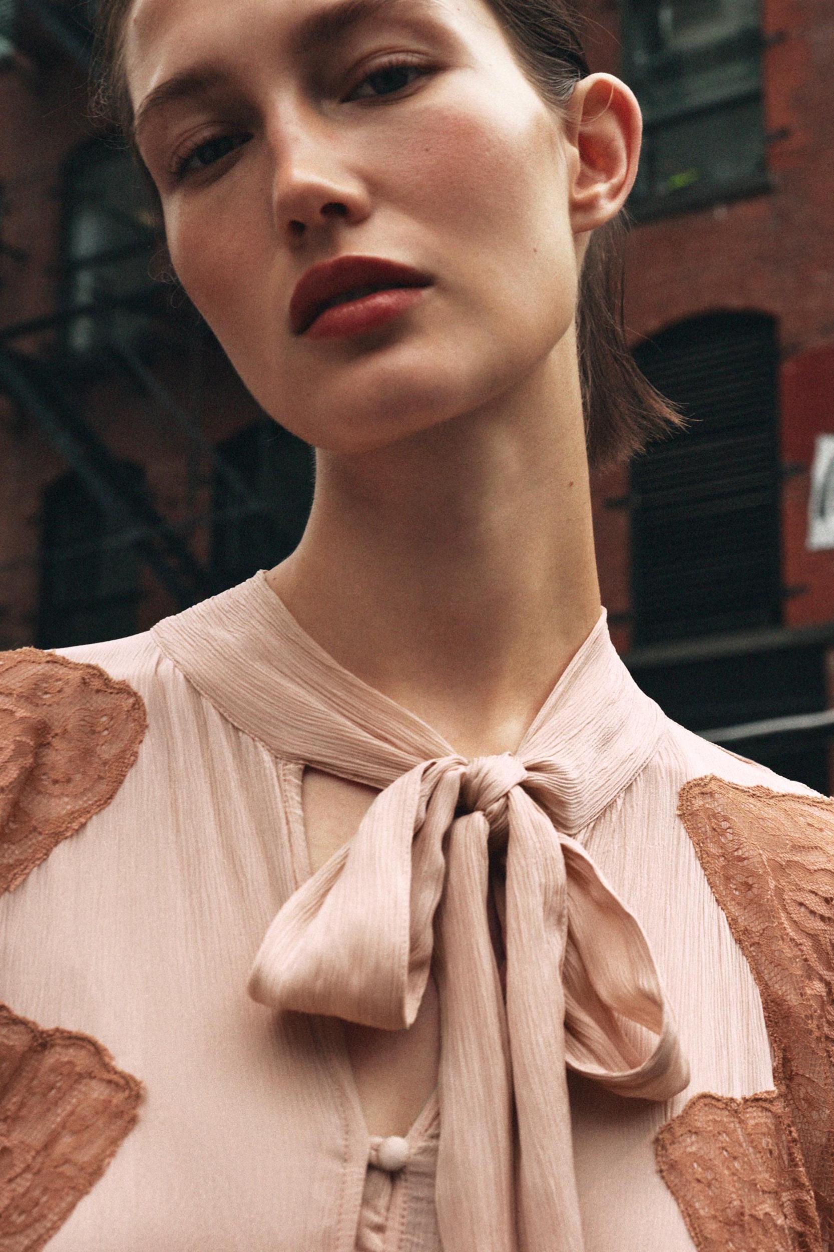 LACE COMBINATION BOW DRESS Product Image