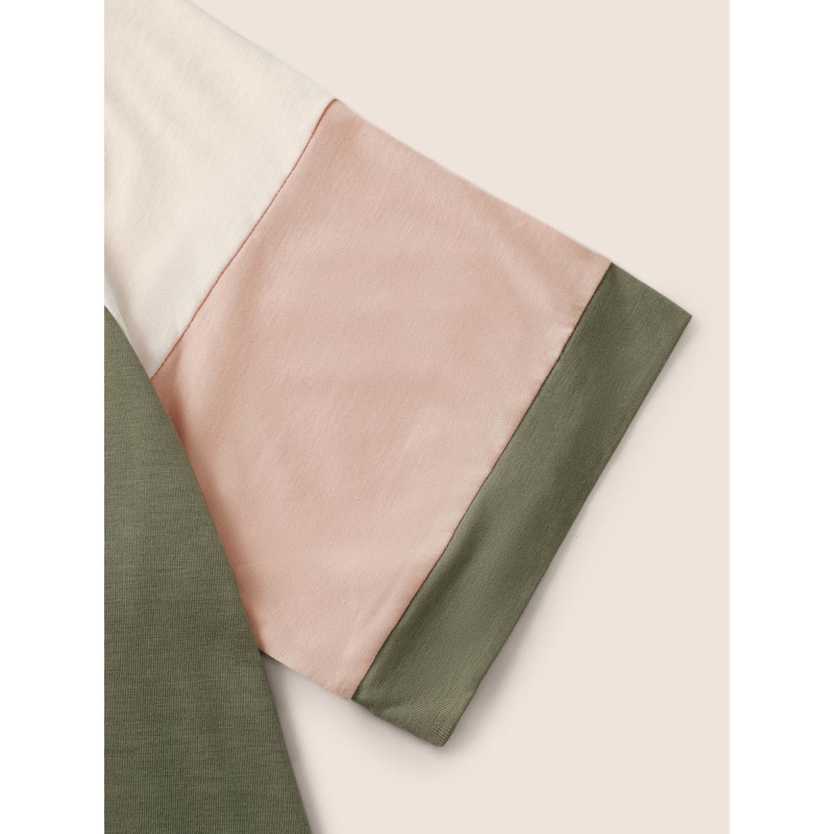 Plus Size Colorblock Contrast Crew Neck Raglan Sleeve T-shirt ArmyGreen Women Casual Contrast Colorblock Everyday T-shirts BloomChic 30/6X Product Image