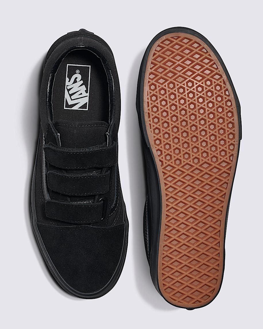 Old Skool V Shoe in Black| Vans US Product Image