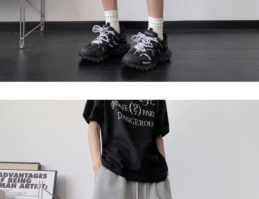 Mid Rise Plain Lettering Shorts Product Image