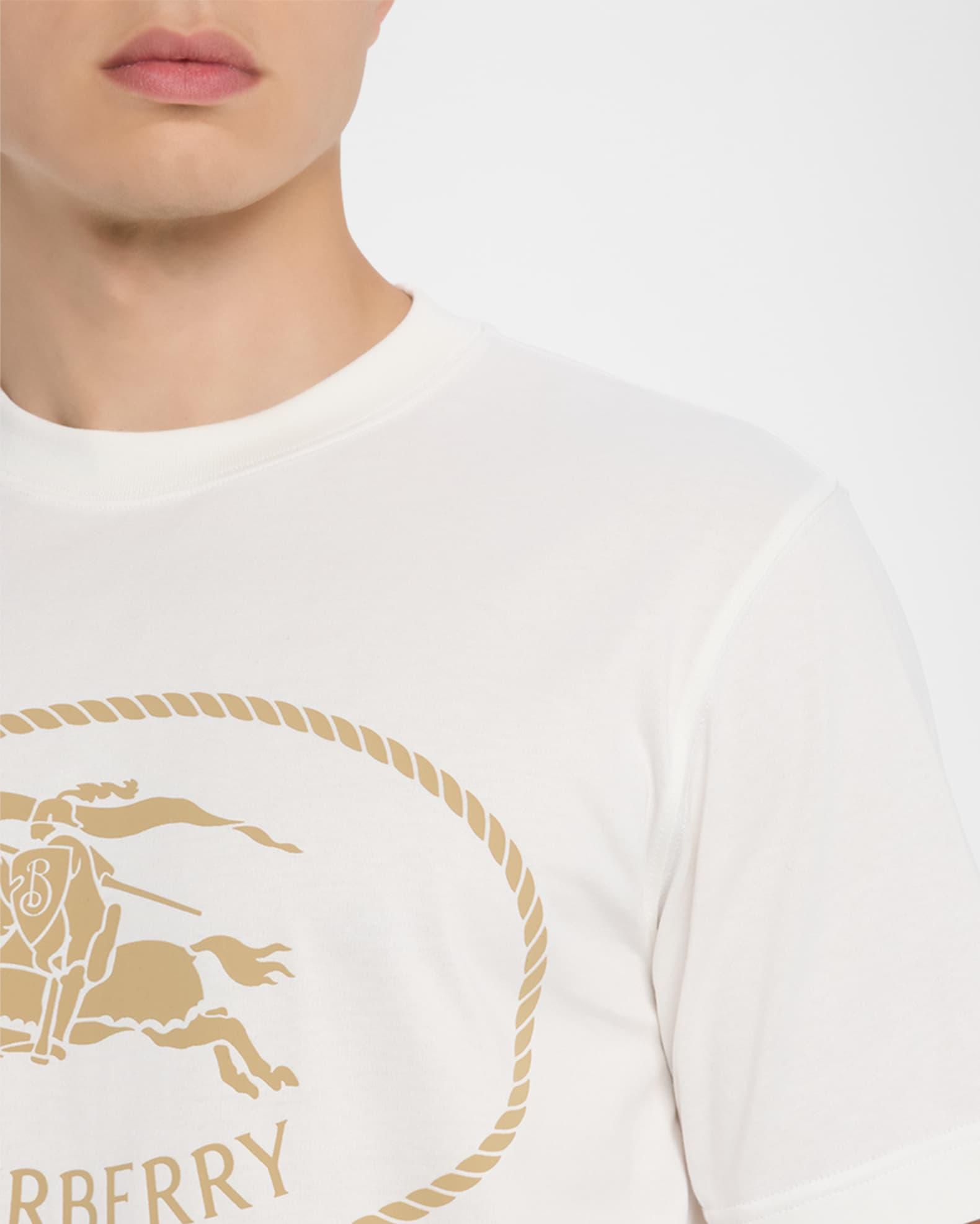 Men's Cotton Knight Stamp Graphic T-Shirt Product Image