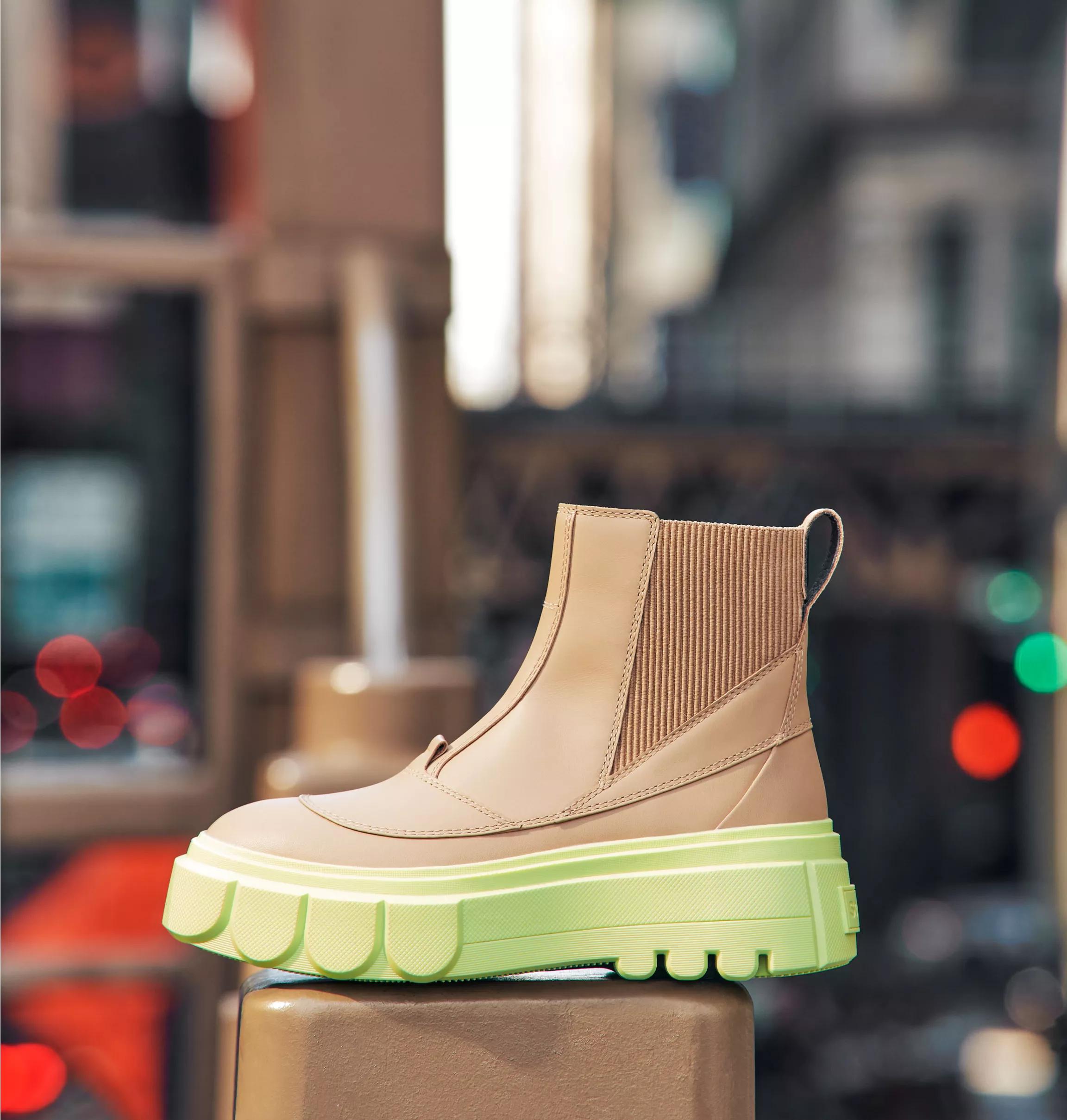 CARIBOU™ X Women's Chelsea Waterproof Boot Product Image