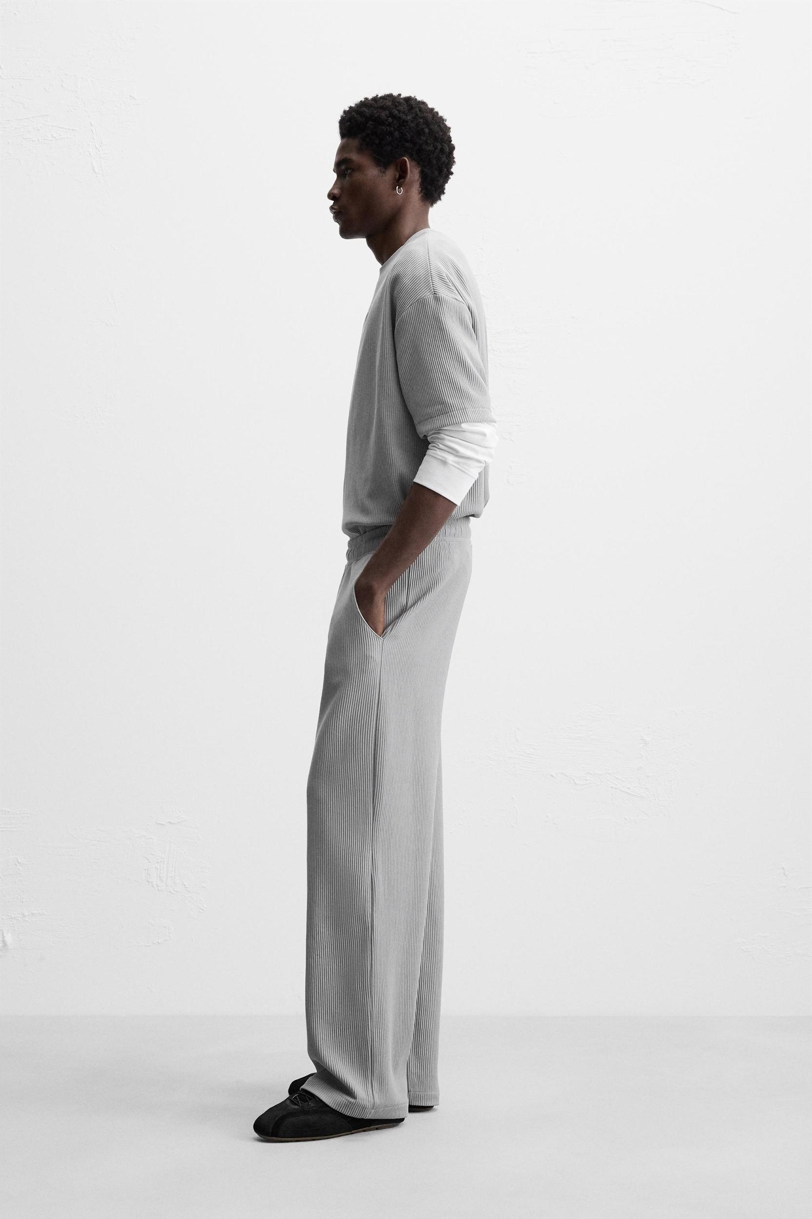 TEXTURED PATCH T-SHIRT Product Image