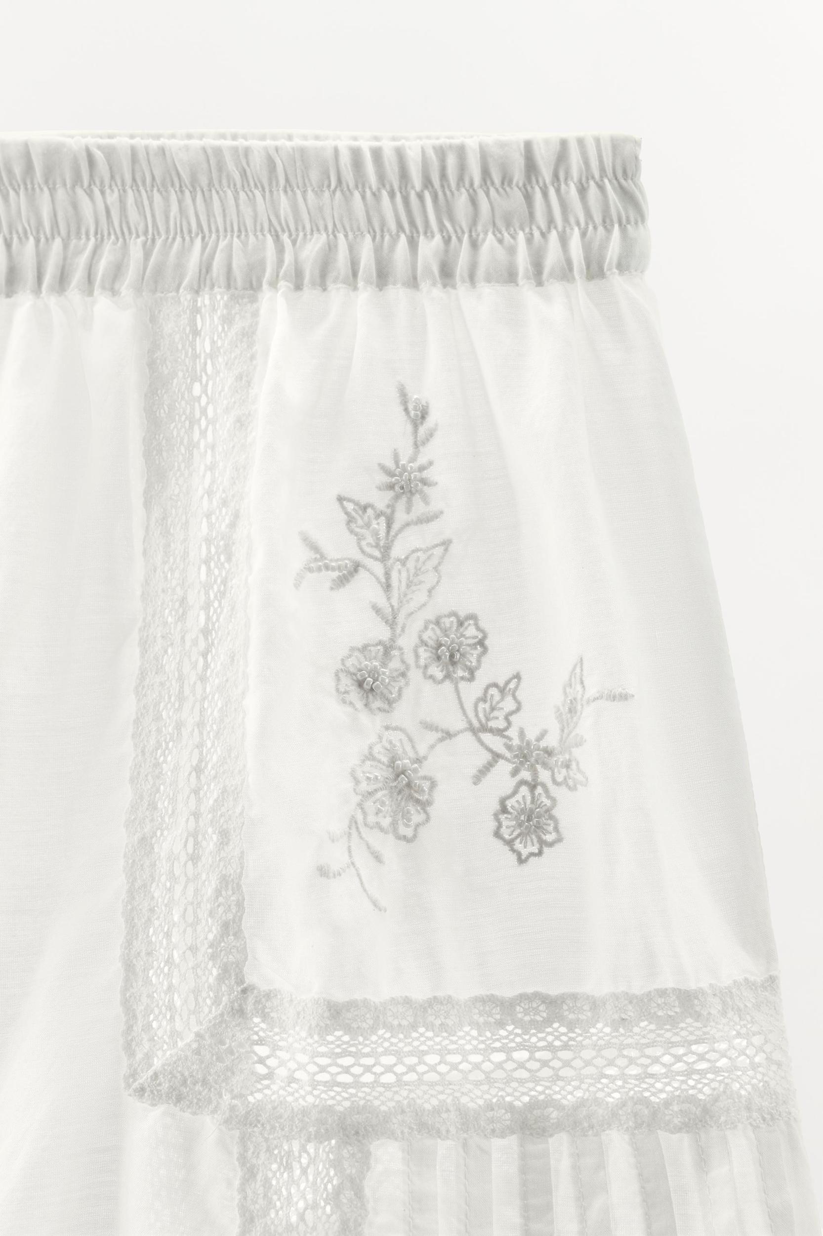 EMBROIDERED LACE BERMUDA SHORTS LIMITED EDITION Product Image