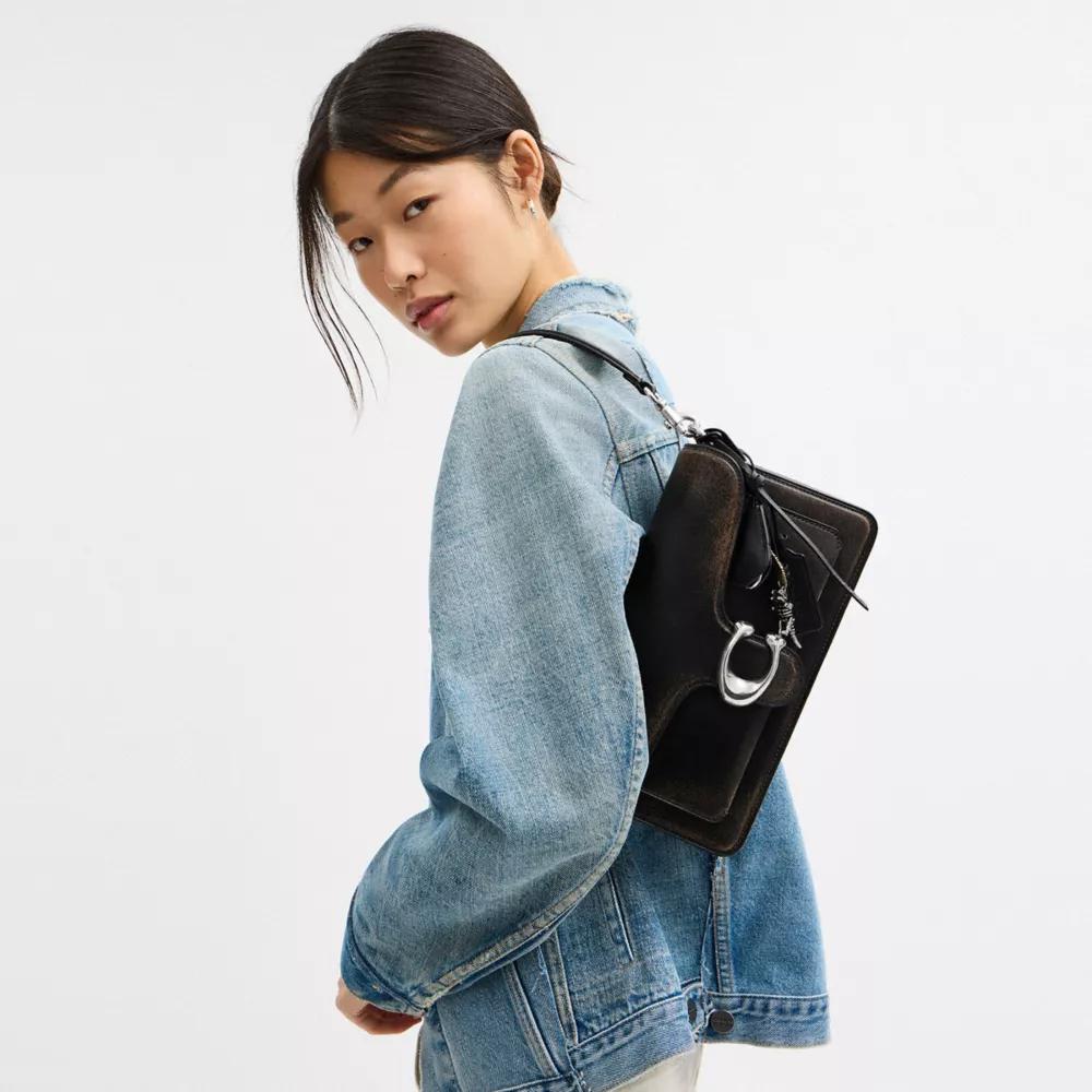 Tabby Shoulder Bag 26 In Loved Leather Product Image