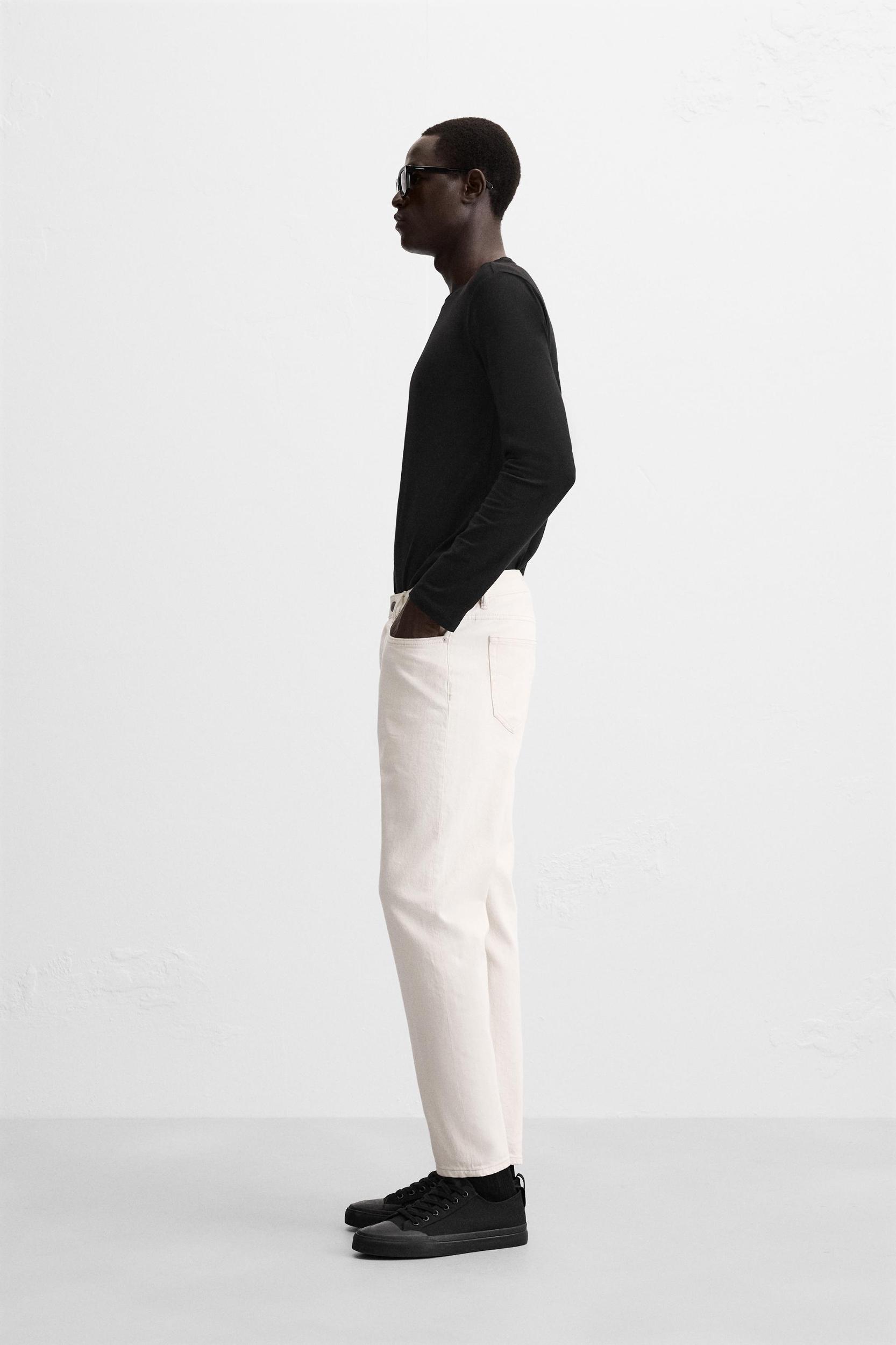 BASIC SLIM FIT T-SHIRT Product Image