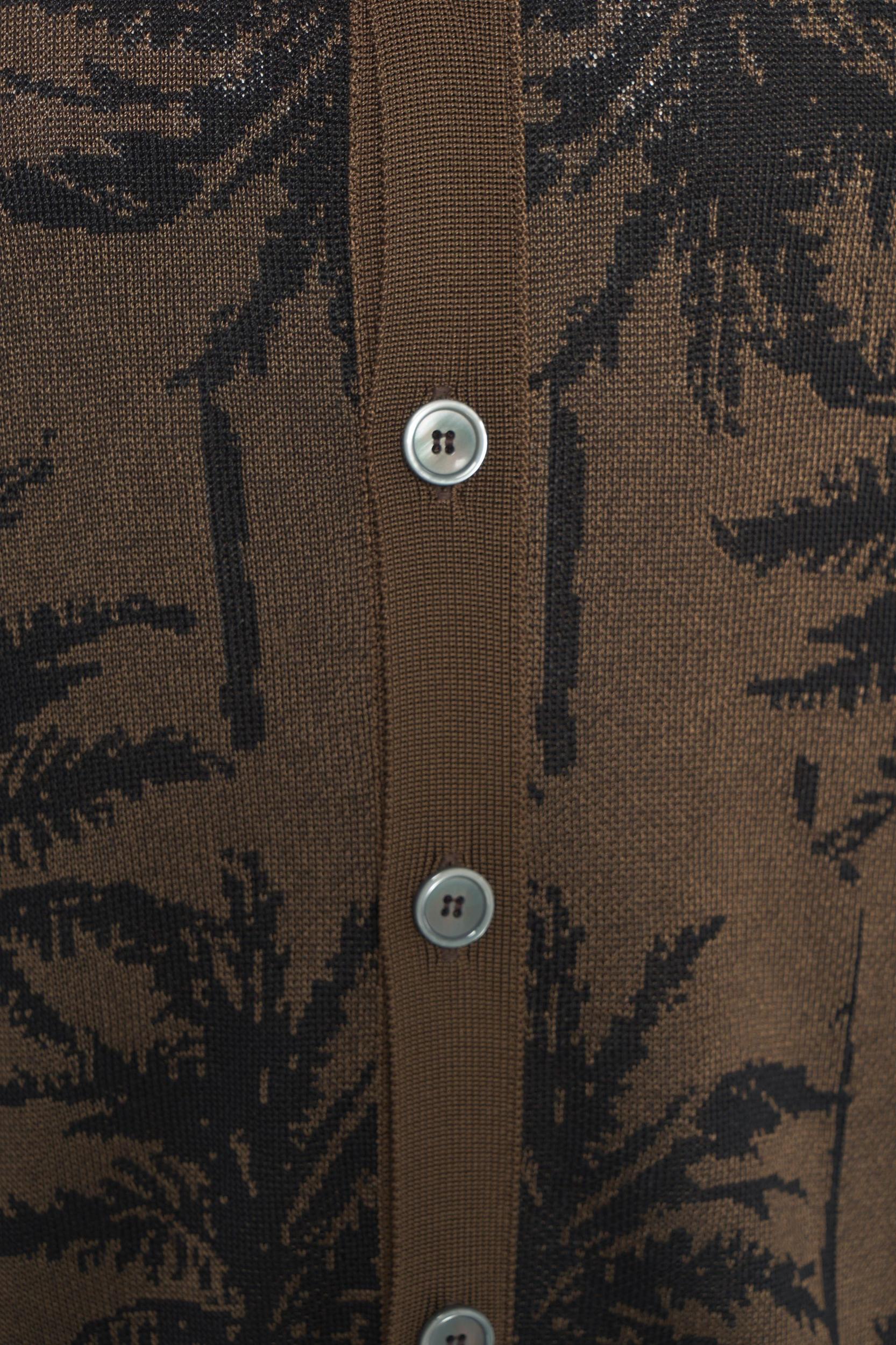 Knit shirt with pattern Product Image