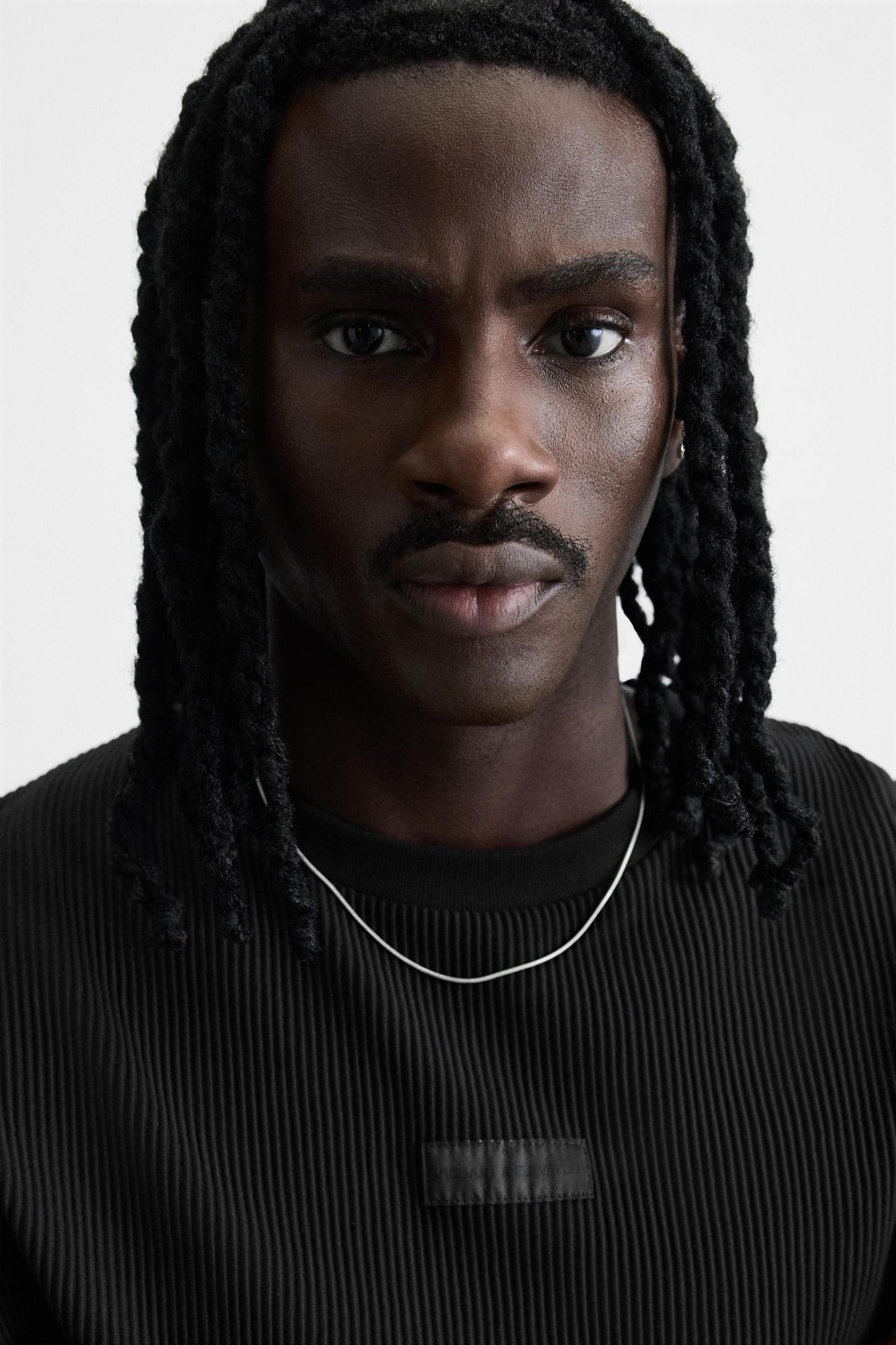 VERTICAL TEXTURED T-SHIRT Product Image