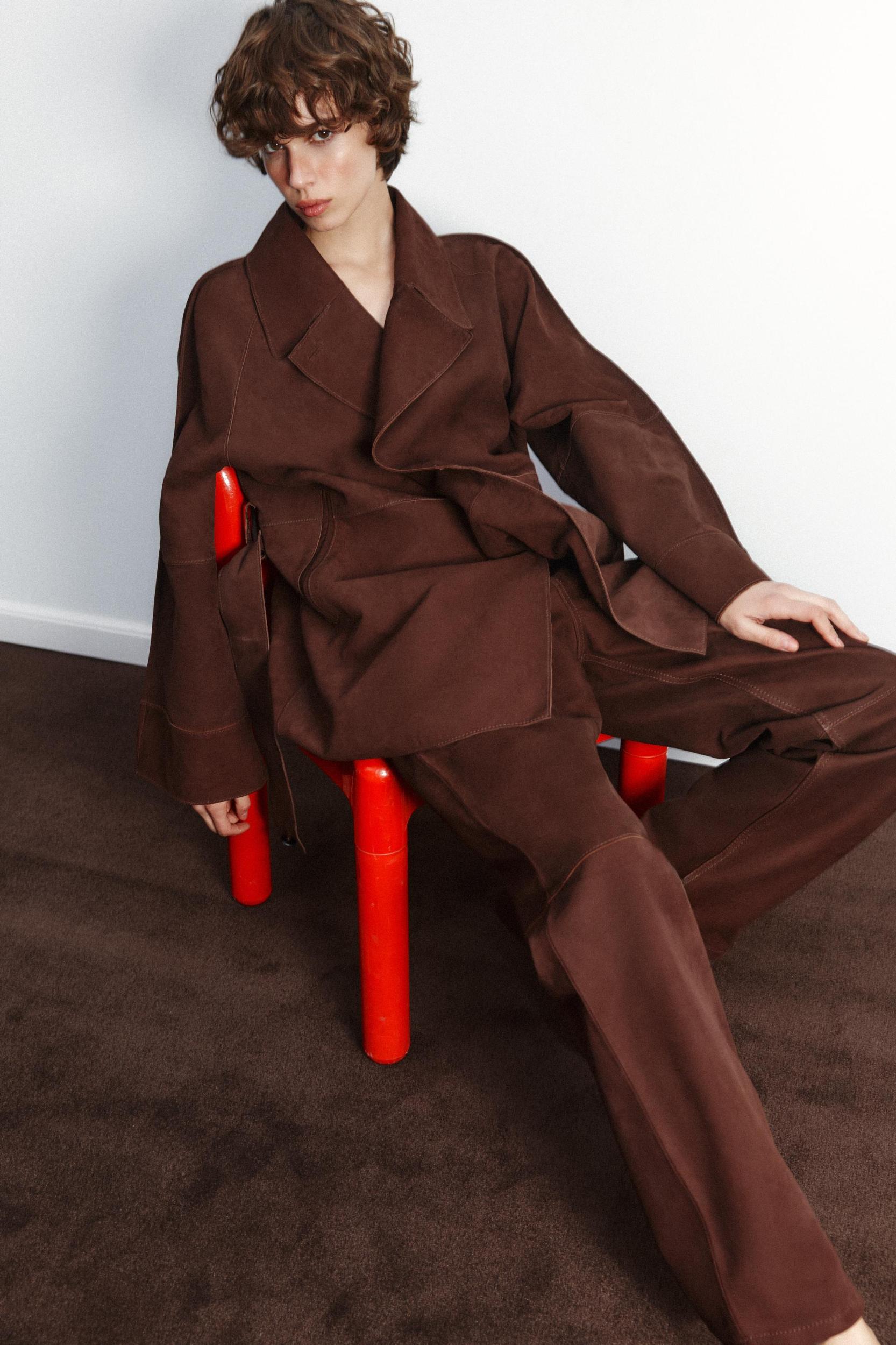 OVERSIZED SUEDE SHORT TRENCH COAT Product Image