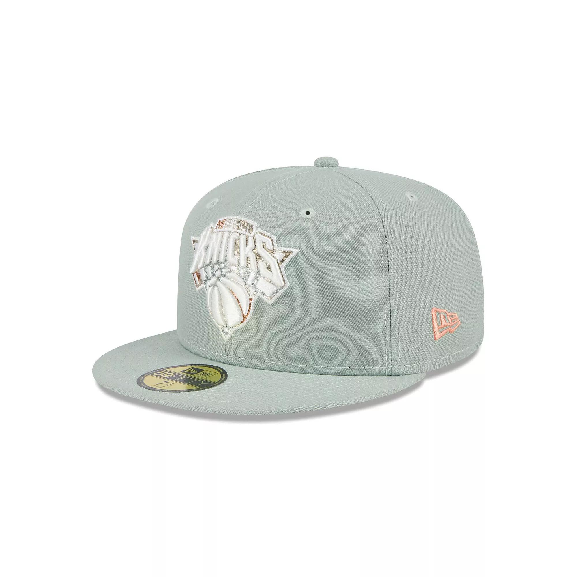 Men's New Era Green New York Knicks Springtime Camo 59FIFTY Fitted Hat,  Product Image