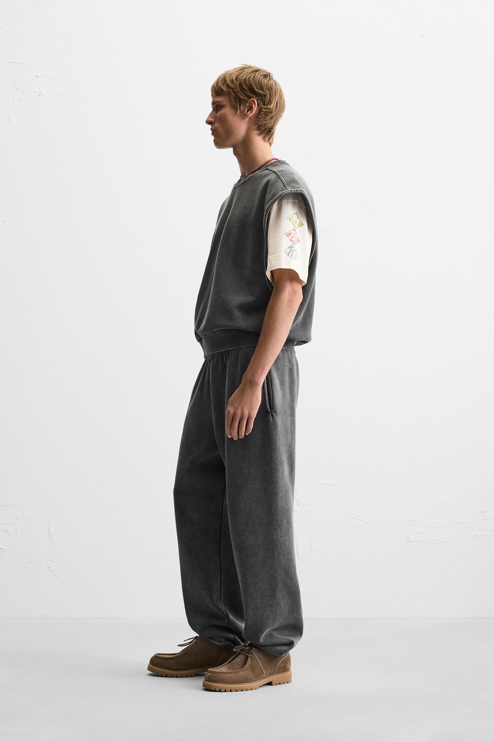 WASHED FLEECE VEST Product Image