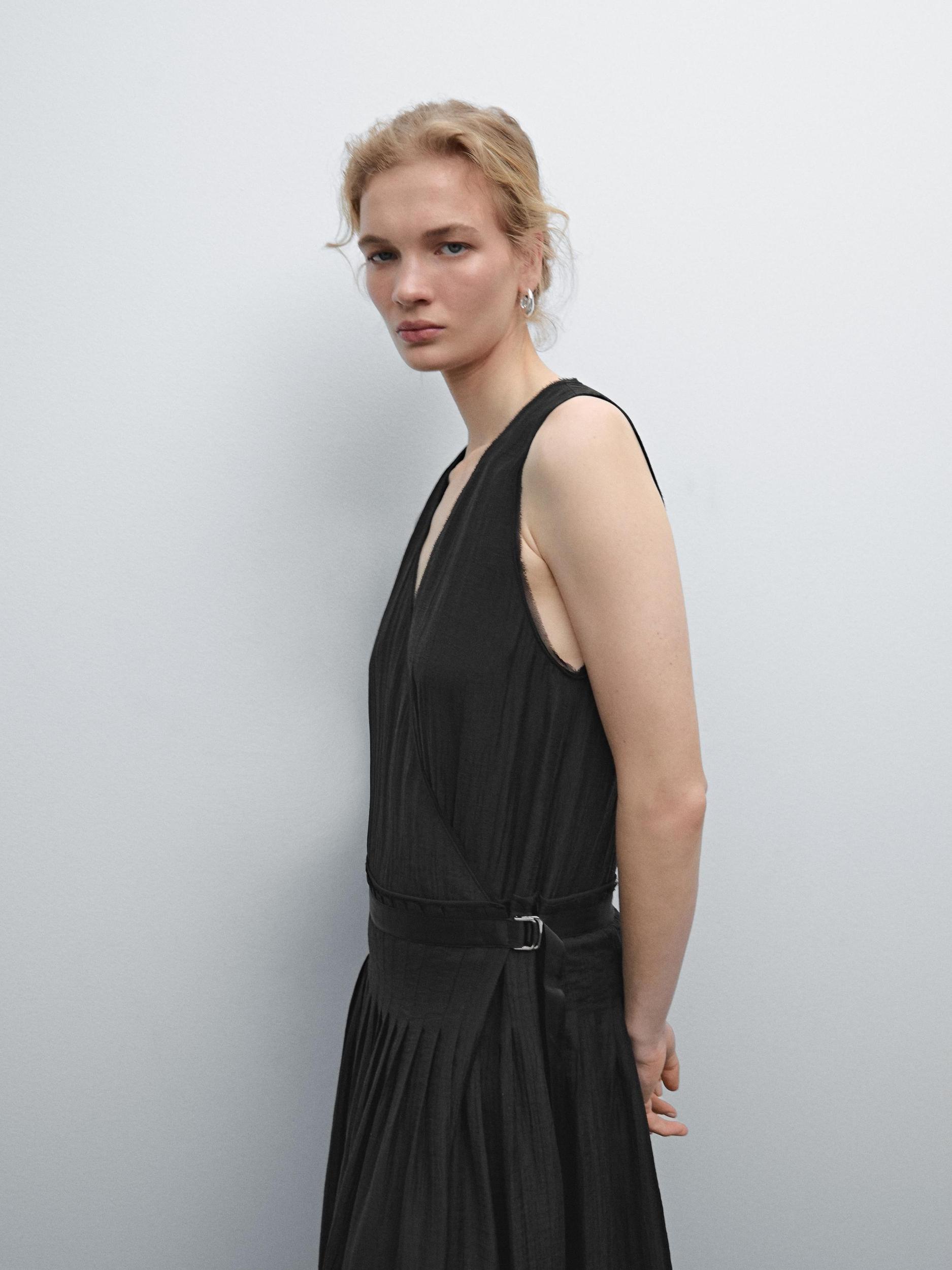Pleated midi dress Product Image