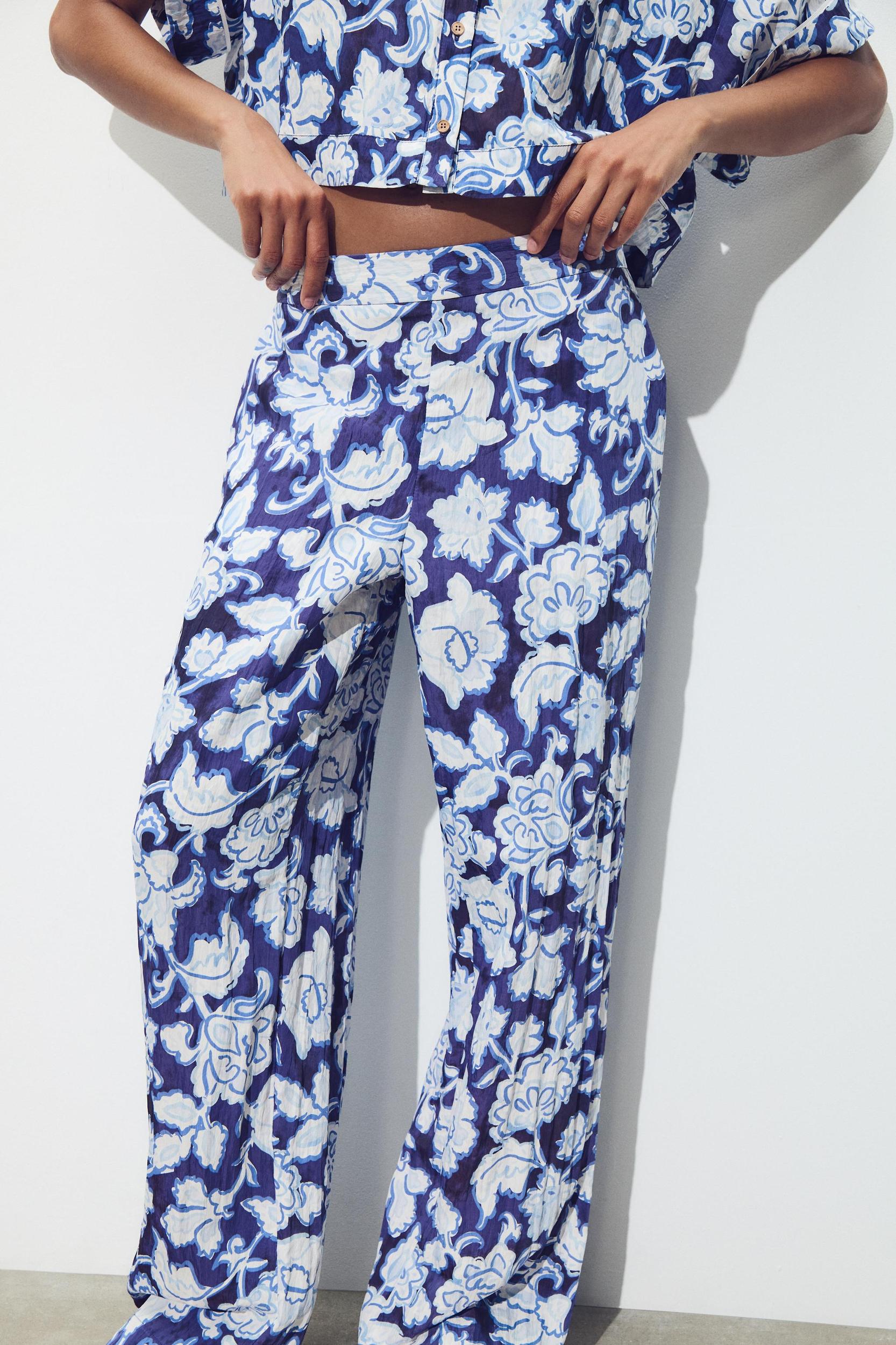 FLORAL PRINT PANTS Product Image