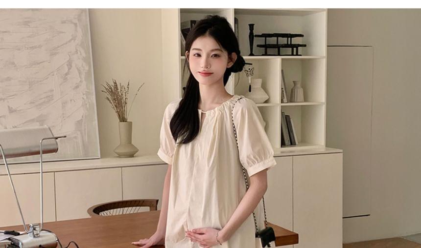 Maternity Short-Sleeve Round Neck Plain Lace Panel Midi A-Line Dress Product Image