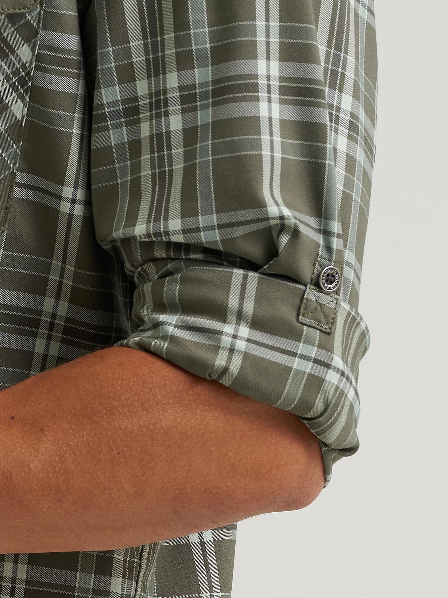 Men's Outdoor Stretch Plaid Shirt in Deep Depths Product Image