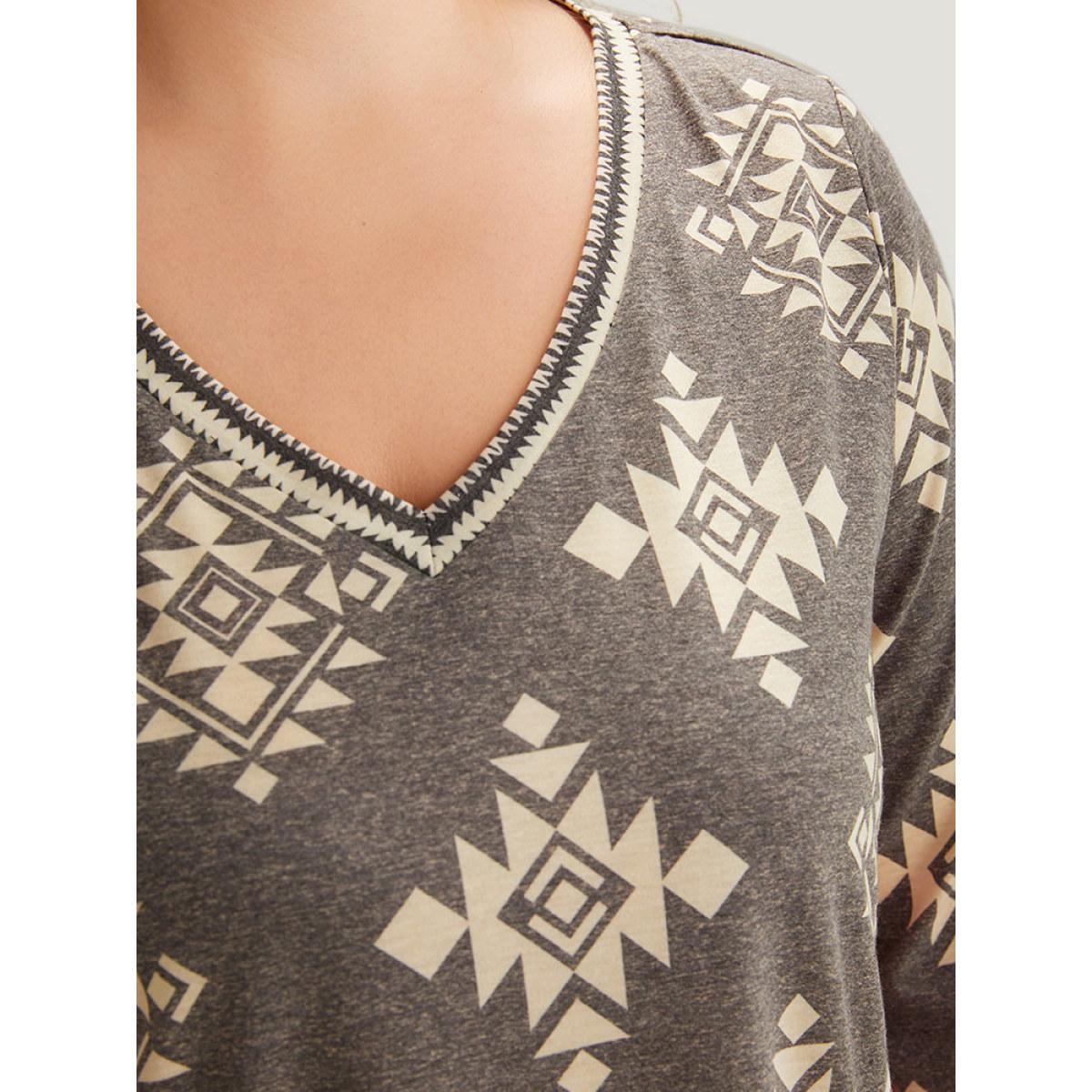 Plus Size Boho Print V Neck T-shirt DarkGray Women Casual Printed Bohemian Print V-neck Dailywear T-shirts BloomChic 28/5X Product Image