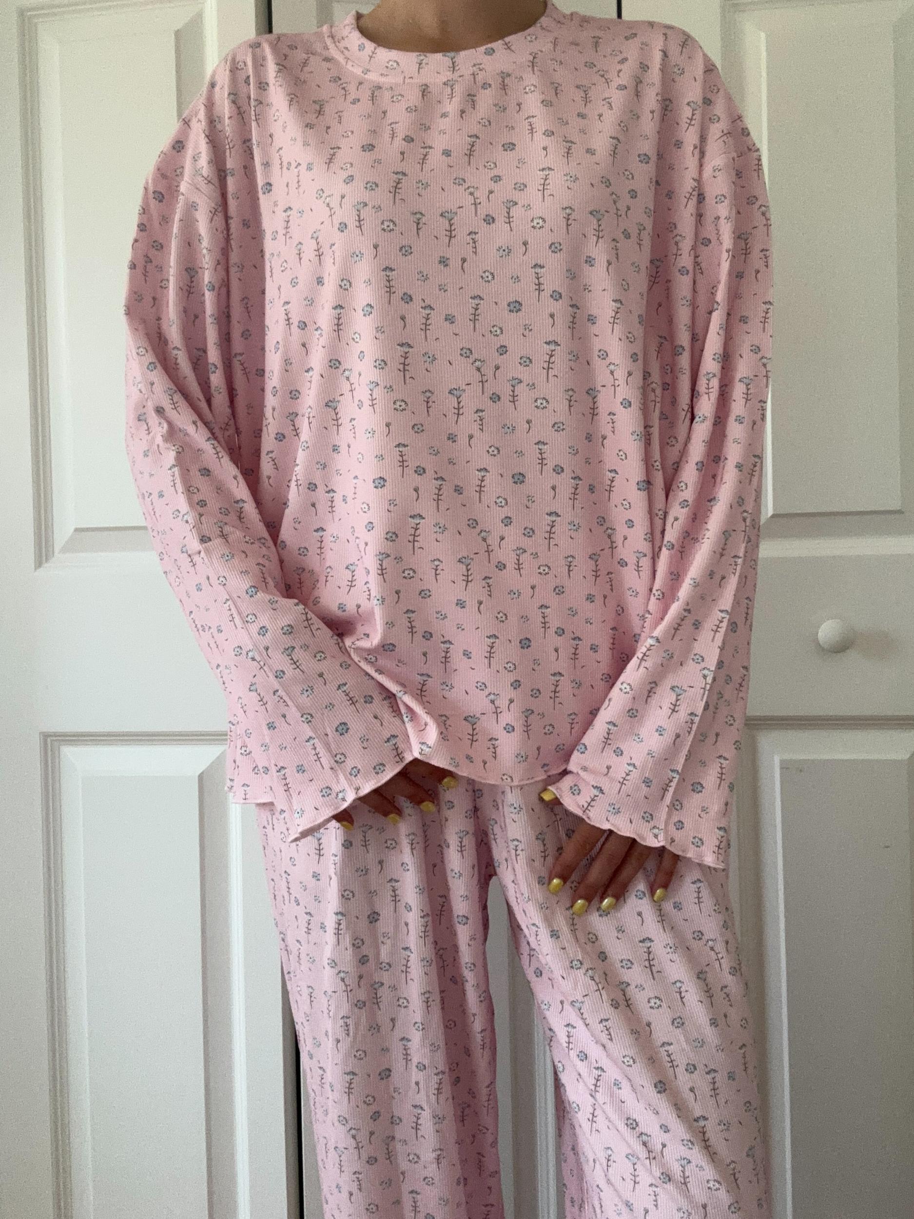 Light Pink Ditsy Floral Long Sleeve Pajama Top Product Image