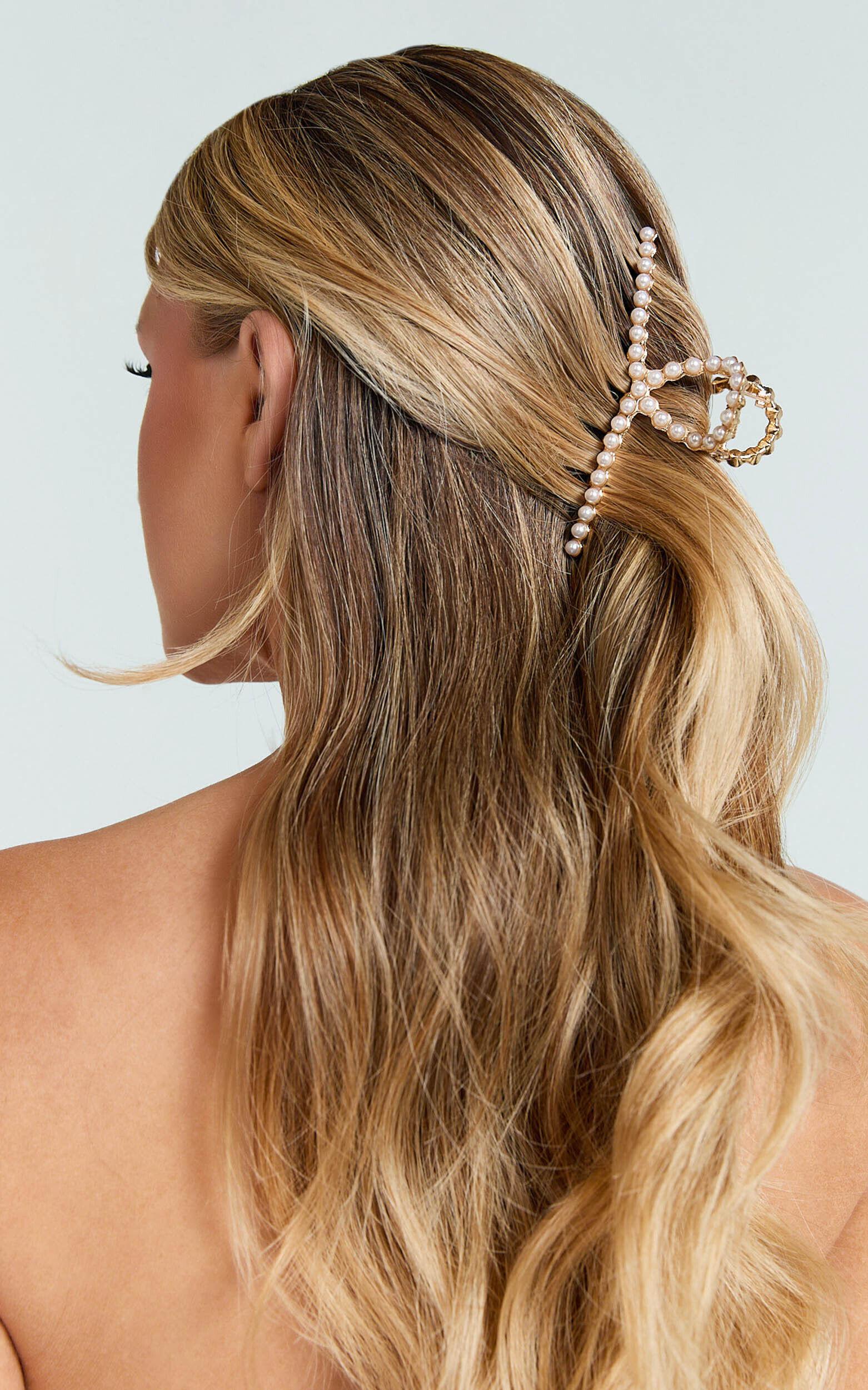 Jenny Clip - Pearl Hair Clip in Gold Product Image