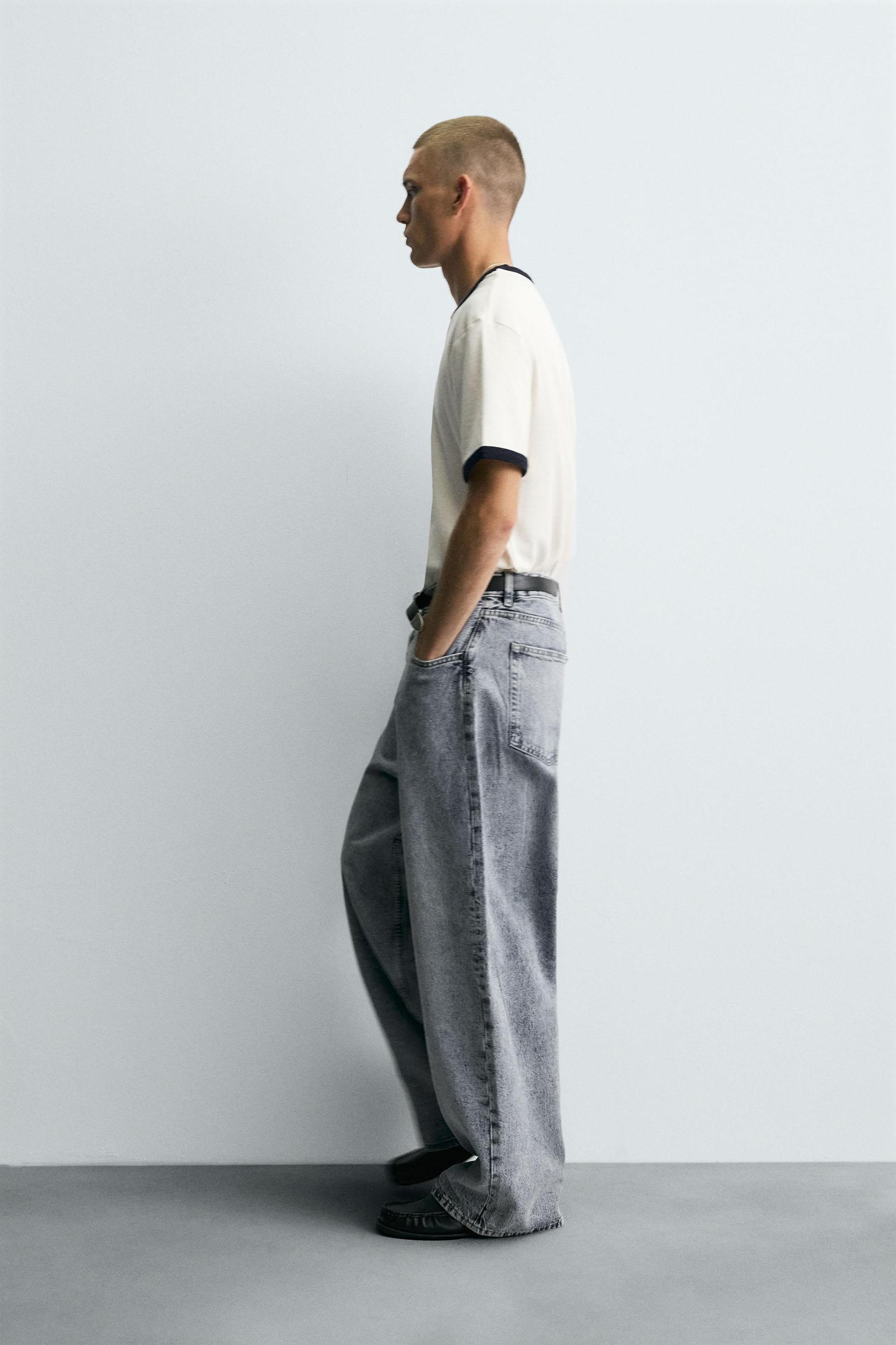 WIDE BAGGY FIT JEANS Product Image