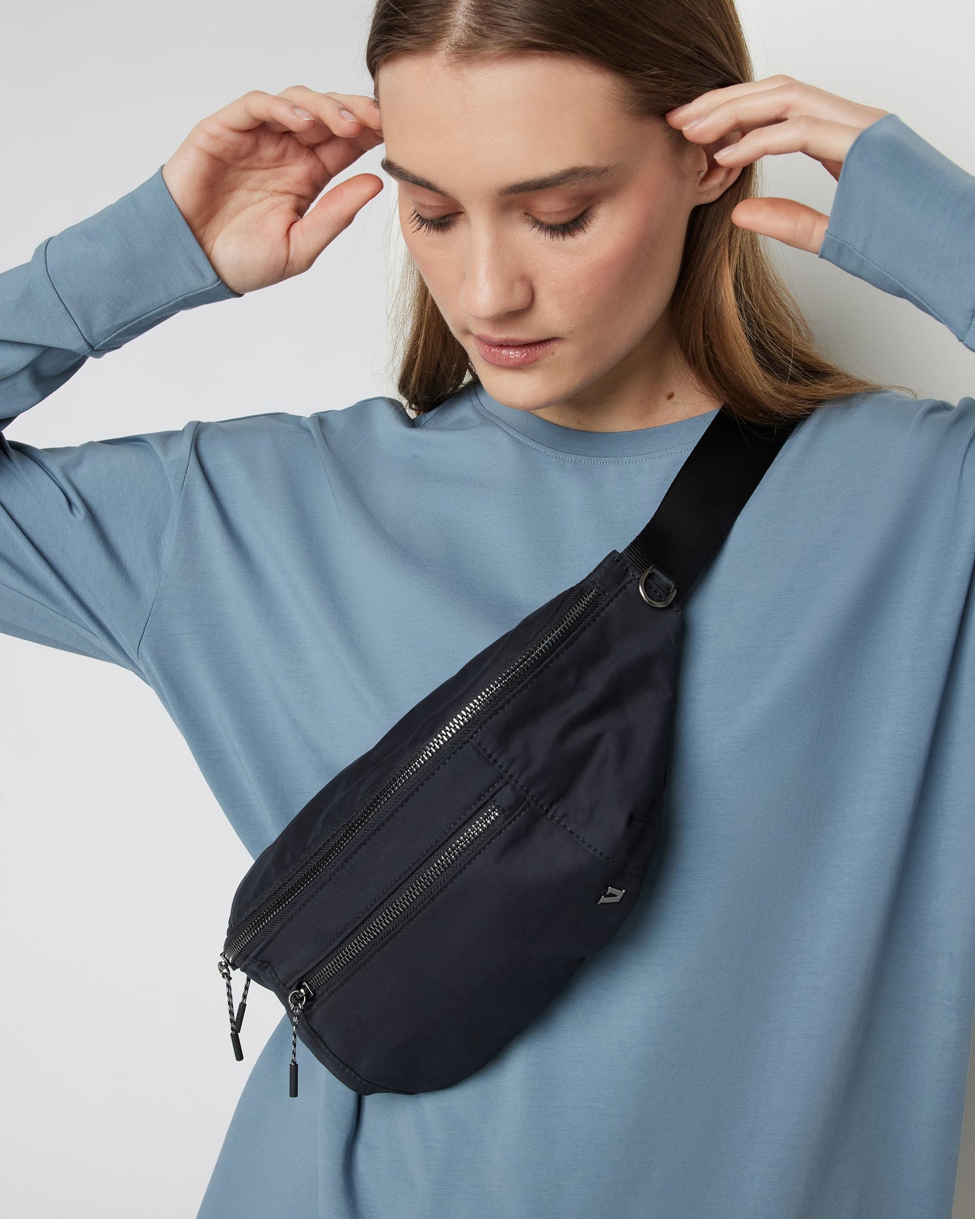 Vuori Sling Product Image