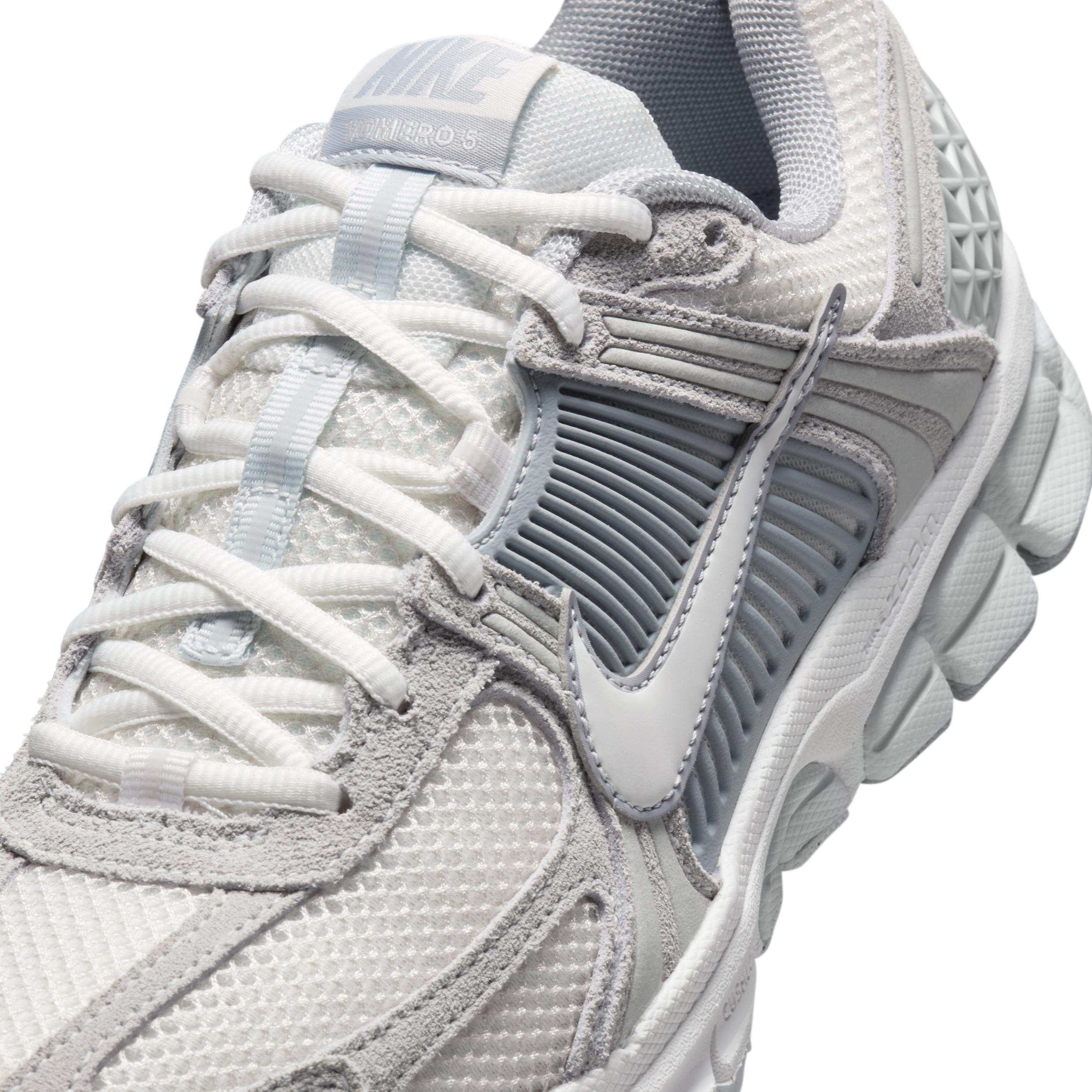 Nike Womens Zoom Vomero 5 Shoes with Reflective Accents | HQ0458-001 Product Image