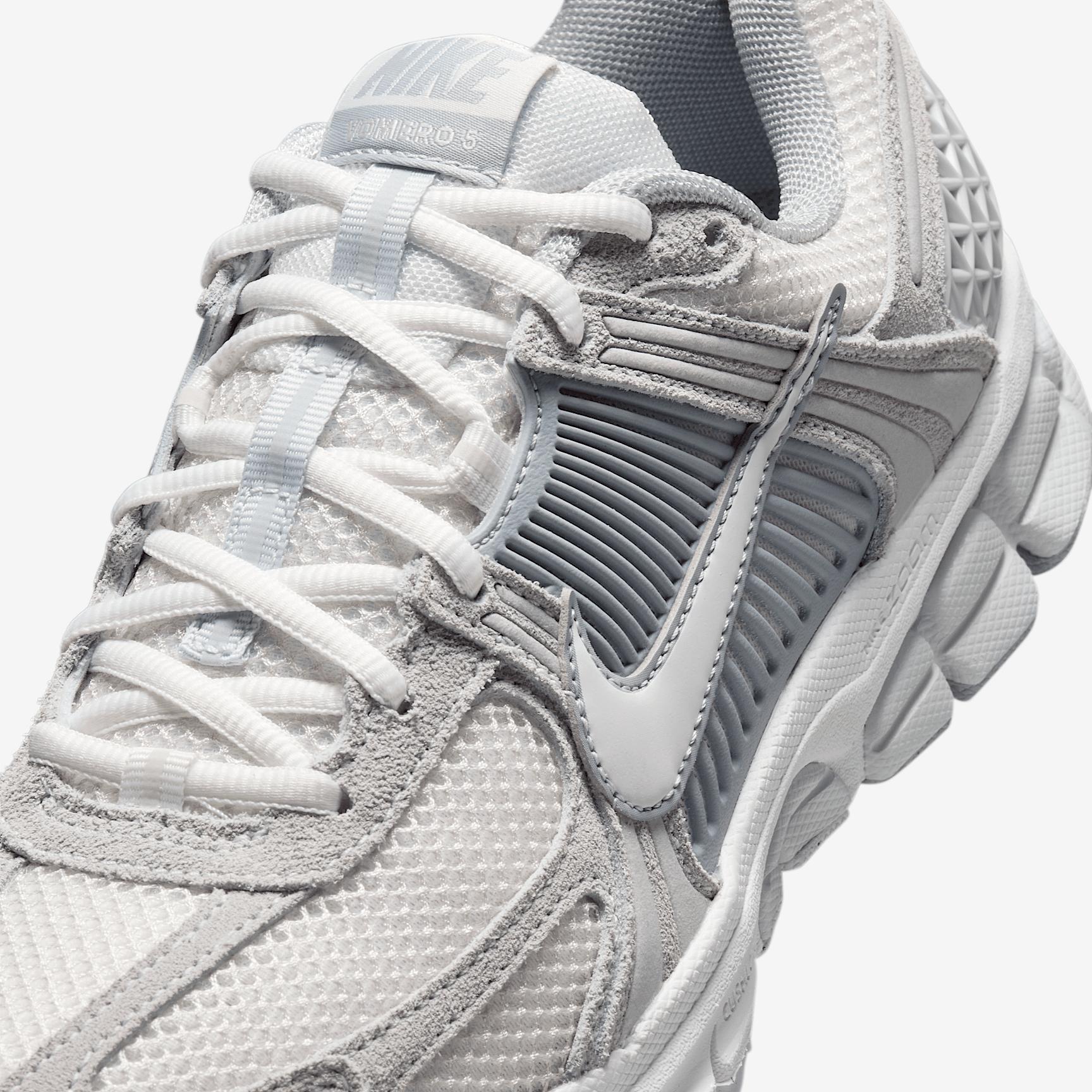 Nike Womens Zoom Vomero 5 Shoes with Reflective Accents | HQ0458-001 Product Image