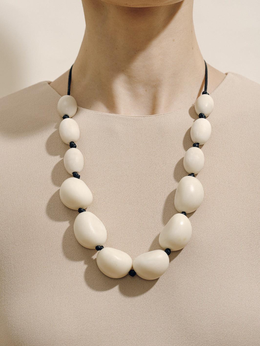 The Pendant Necklace in Black Product Image