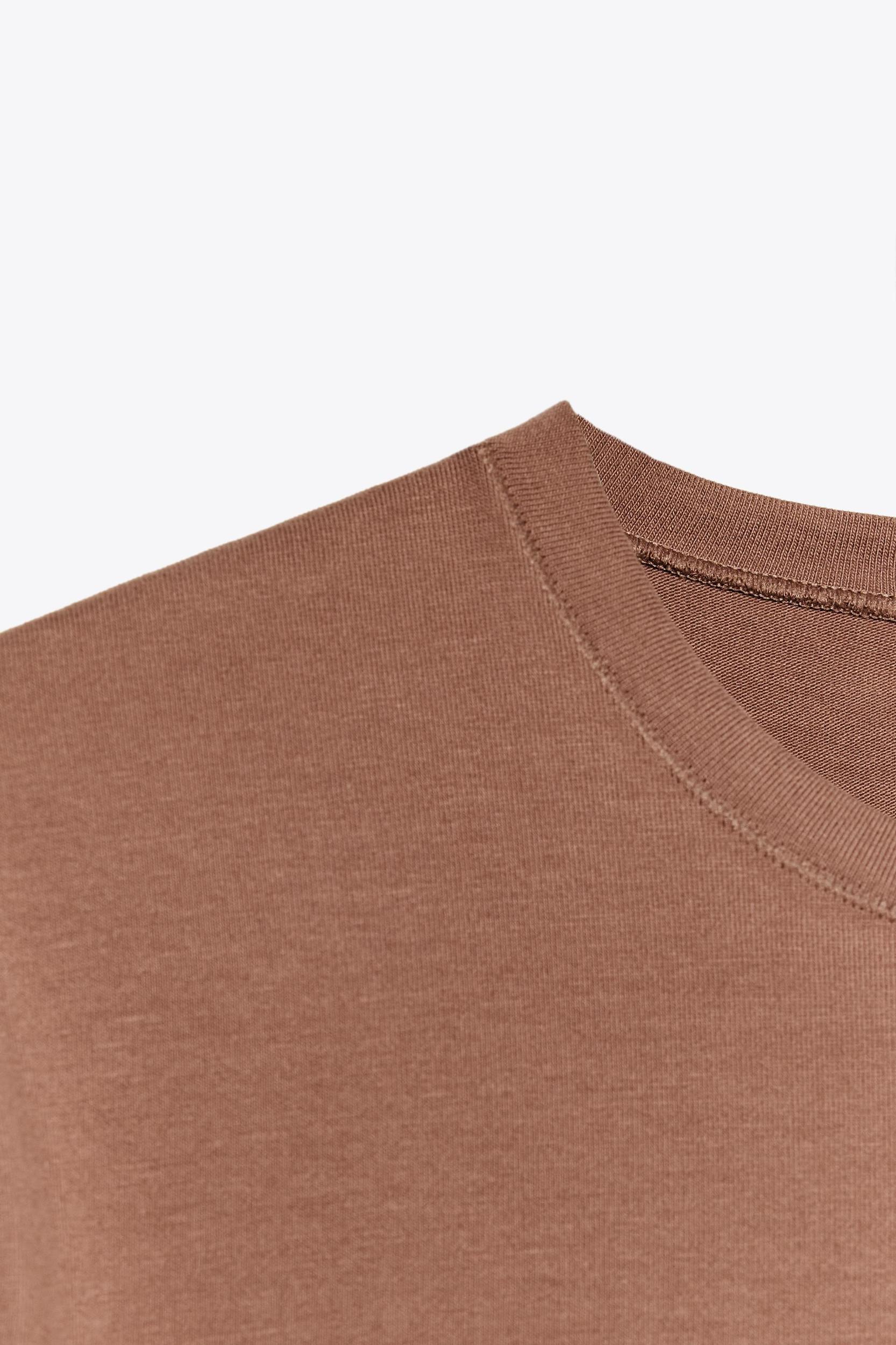 SLIM FIT SHORT SLEEVE T-SHIRT Product Image