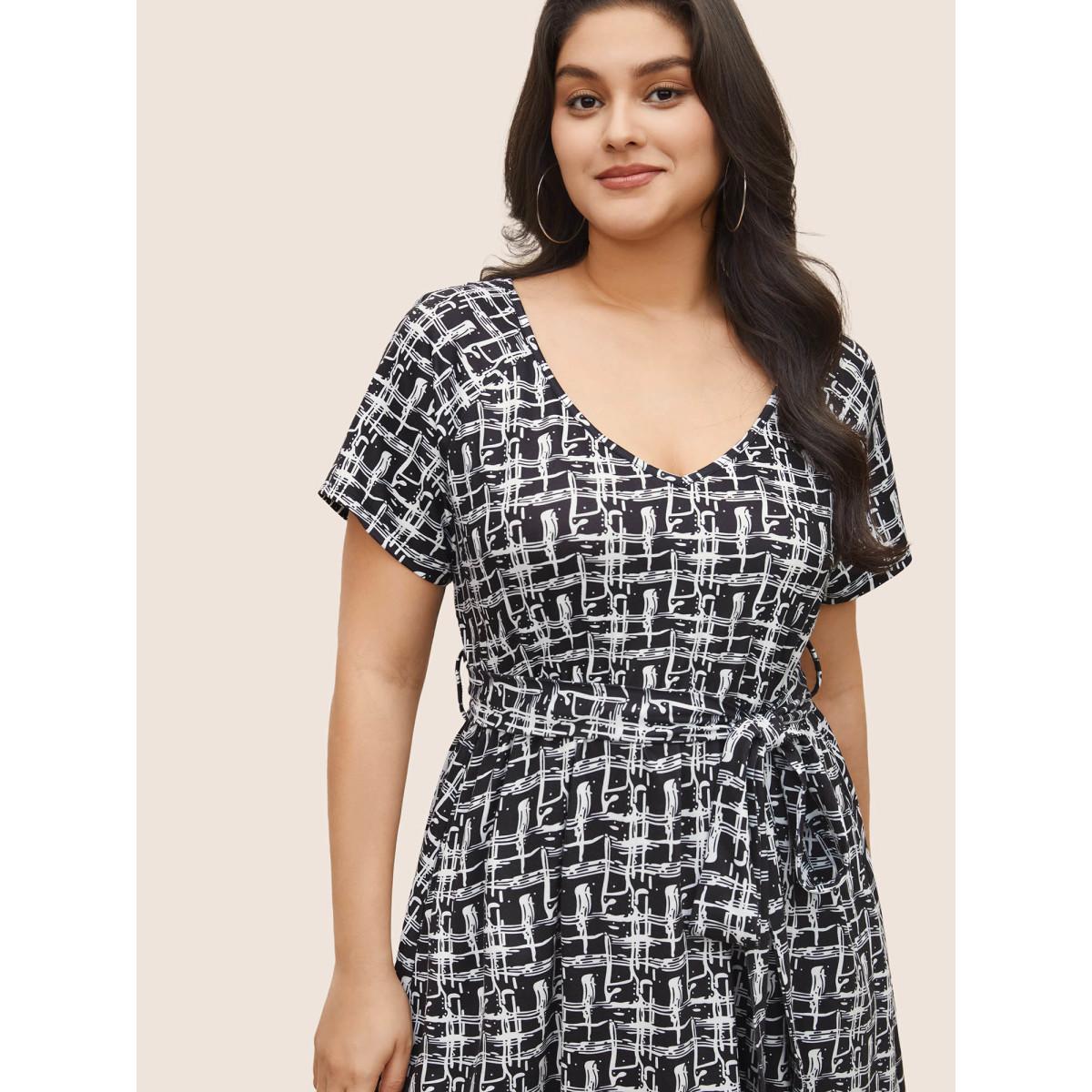 Plus Size Plaid Elastic Waist Belted Pocket Dress Black Women Work From Home Non V-neck Short sleeve Curvy Midi Dress BloomChic 14-16/1X Product Image