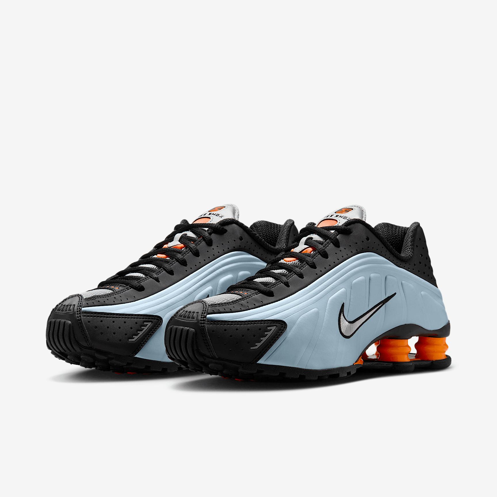 Nike Women's Shox R4 Shoes Product Image