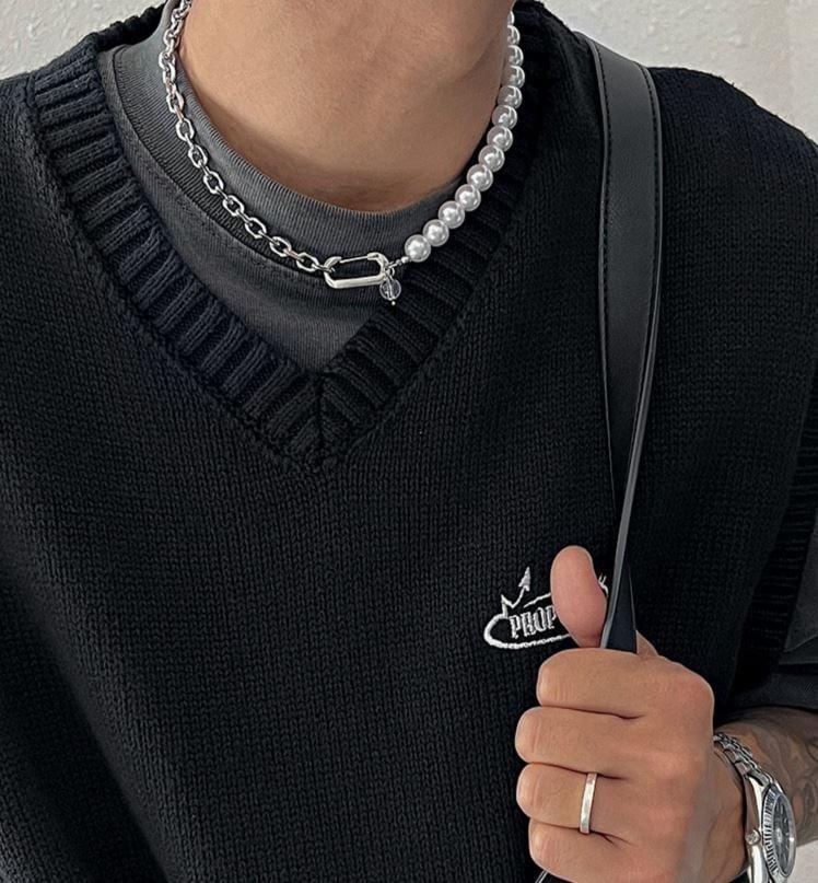 HALF PEARL HALF CHAIN NECKLACE Product Image