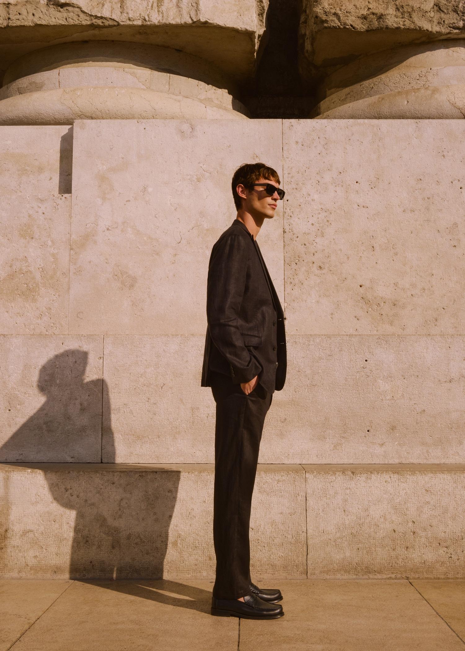 Amalfi 100% linen slim-fit suit blazer - Men | MANGO USA Product Image